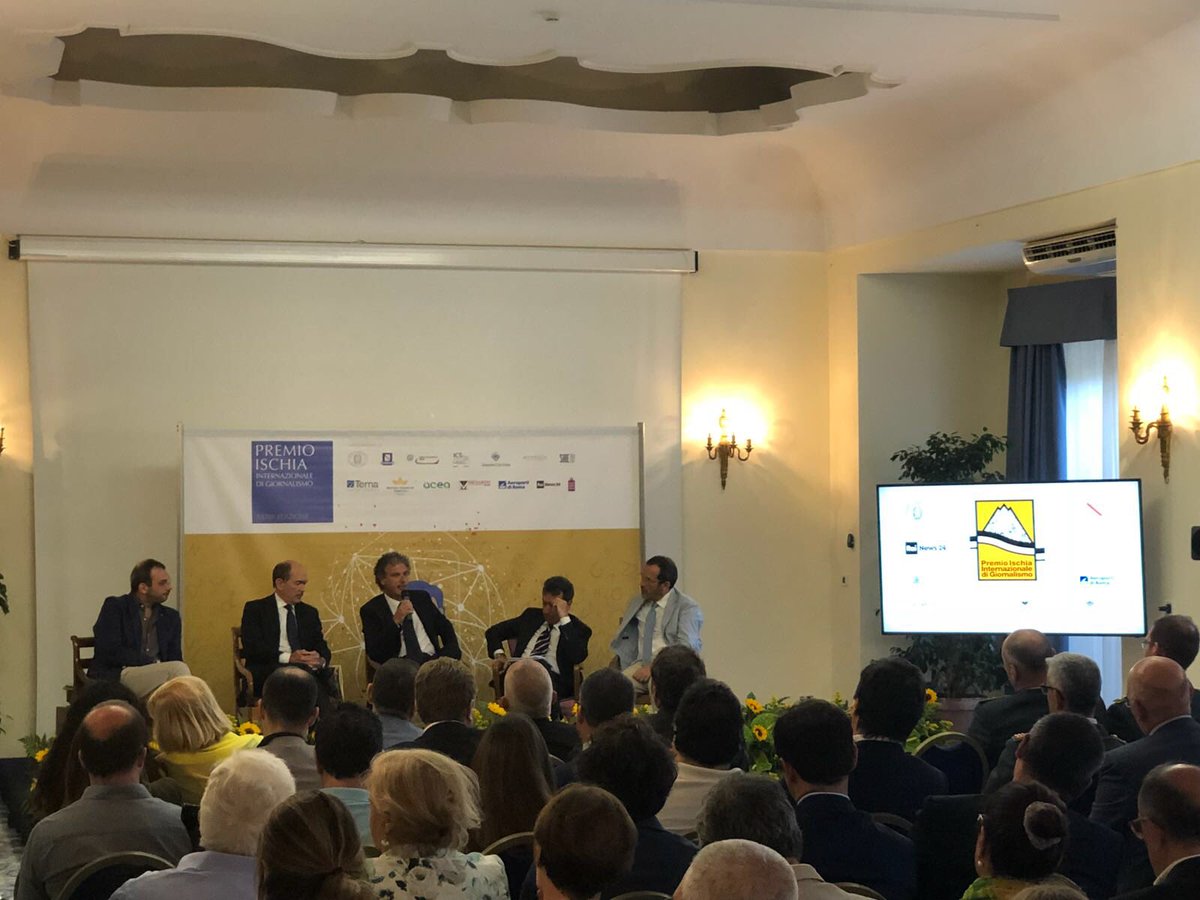 Si parla di traffici illeciti e criminalità al <a href="/PremioIschia/">Premio Ischia Internazionale di Giornalismo</a>. Con Federico Cafiero De Raho, procuratore nazionale antimafia, Paolo Borrometi, <a href="/Agenzia_Italia/">Agi Agenzia Italia</a>, Cesare Sirignano, DIA, Federico Monga, direttore de Il Mattino. Modera il giornalista Francesco De Leo di <a href="/RadioRadicale/">Radio Radicale</a>