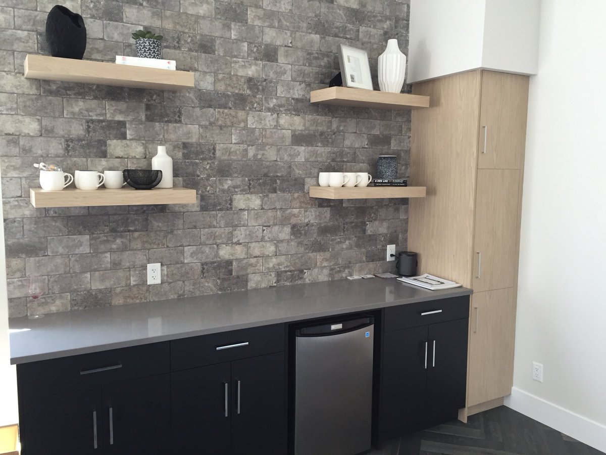 ClassicKitCab's tweet image. Checking out show homes today? See cabinets by Classic in @MorrisonHomes multifamily’s new Q sales center in Sage Hill Quarter.