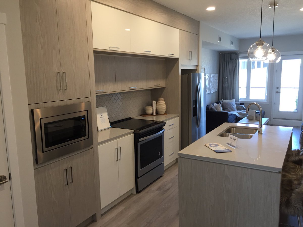 ClassicKitCab's tweet image. Checking out show homes today? See cabinets by Classic in @MorrisonHomes multifamily’s new Q sales center in Sage Hill Quarter.