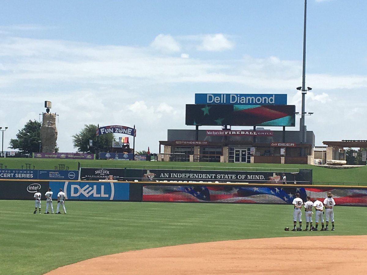 FHSCoachH's tweet photo. GAME TIME!!!! LET’S DO THIS!!!! @forneybsb17 #CarpeDiem #PlayforEm #antibtdi #OneMore #StateChampionship https://t.co/9ik16J8i1L