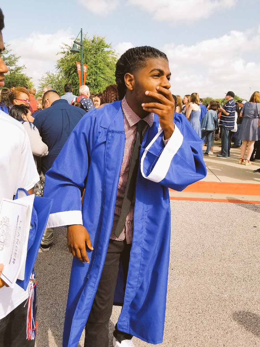 BHansend's tweet photo. All done 👨🏾‍🎓👨🏾‍🎓 🎉 🎉 https://t.co/zAcFfFp7Mt