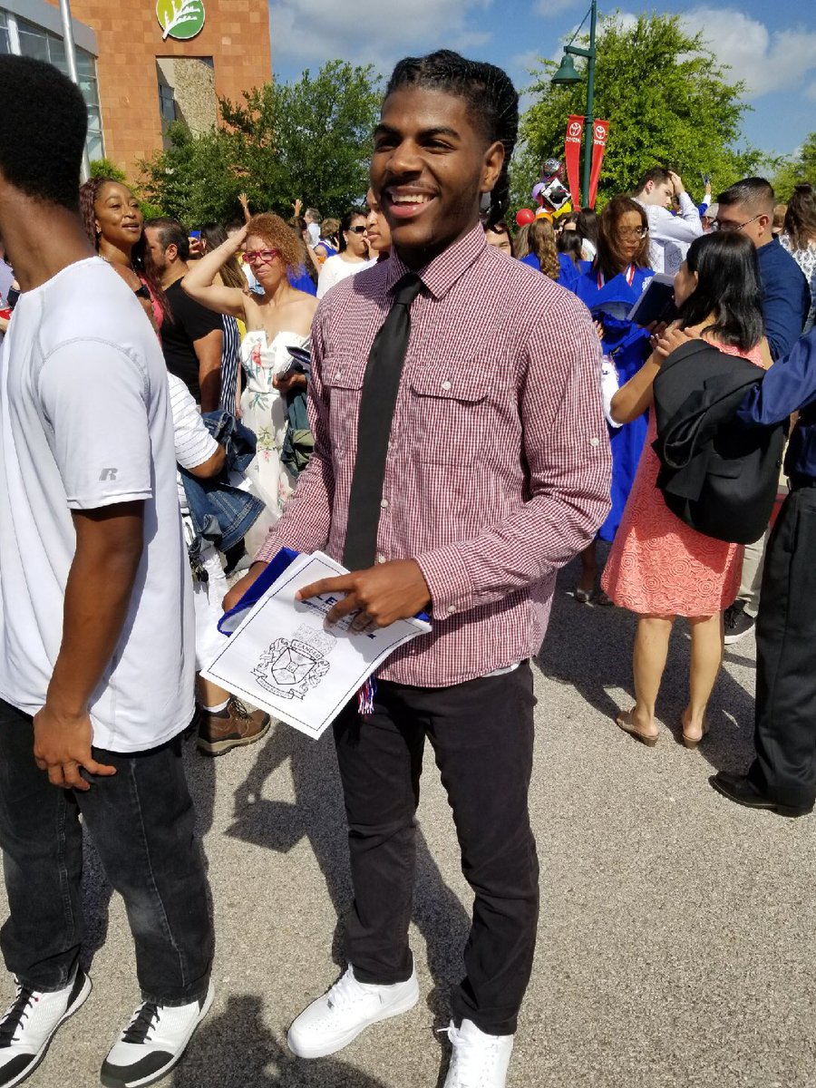 BHansend's tweet photo. All done 👨🏾‍🎓👨🏾‍🎓 🎉 🎉 https://t.co/zAcFfFp7Mt
