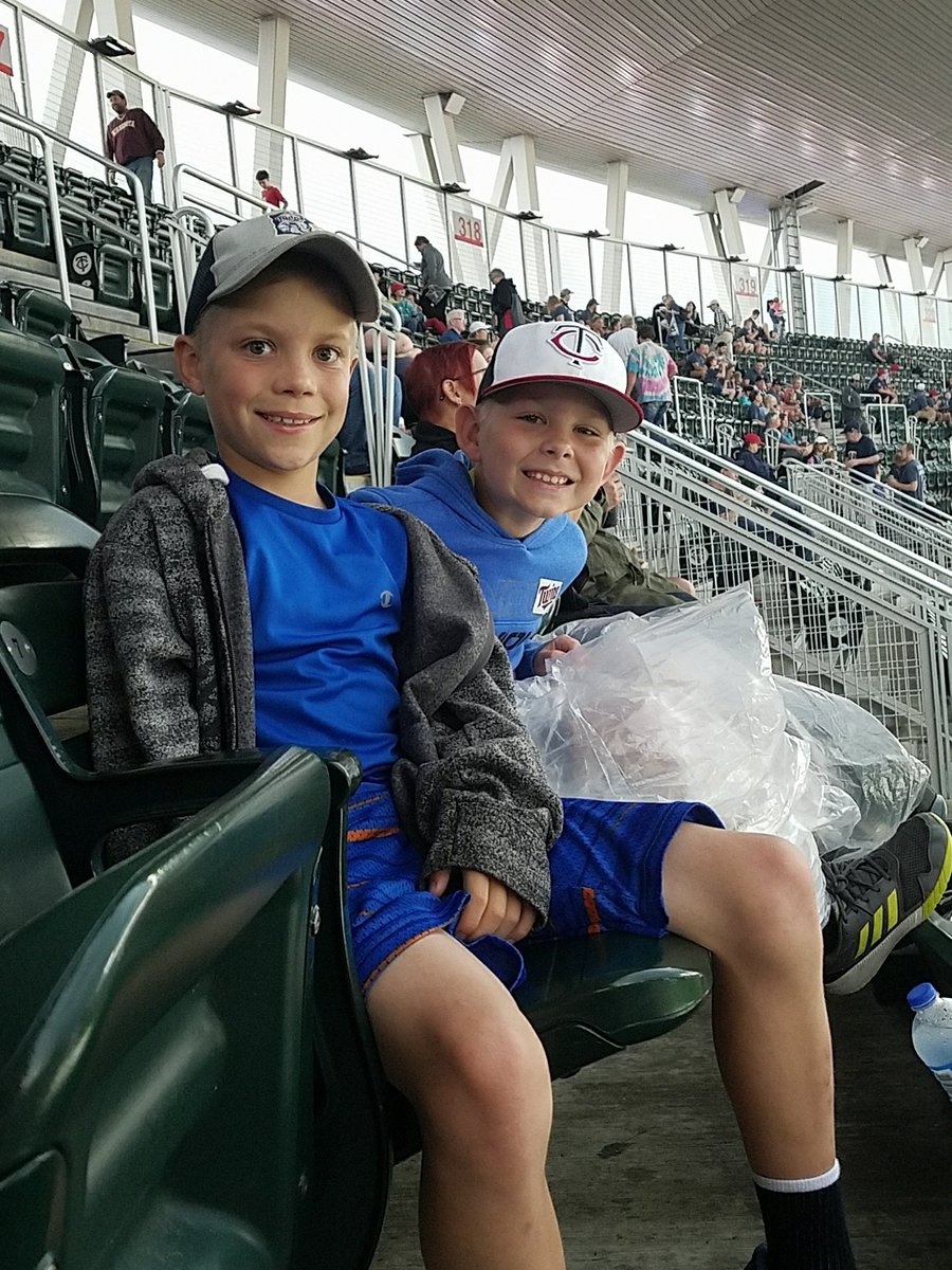 GermainErica's tweet photo. First Twins Game!!  #MNTwins https://t.co/tnQYOSGnFL