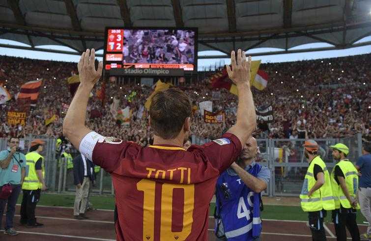 EFinazziAgro's tweet photo. My mood today, while leaving my favorite shirt... I can understand You now, Francesco @Totti ! #SIUD @icsoffice @sinug_org 
😉 https://t.co/nFuKuGVvmk