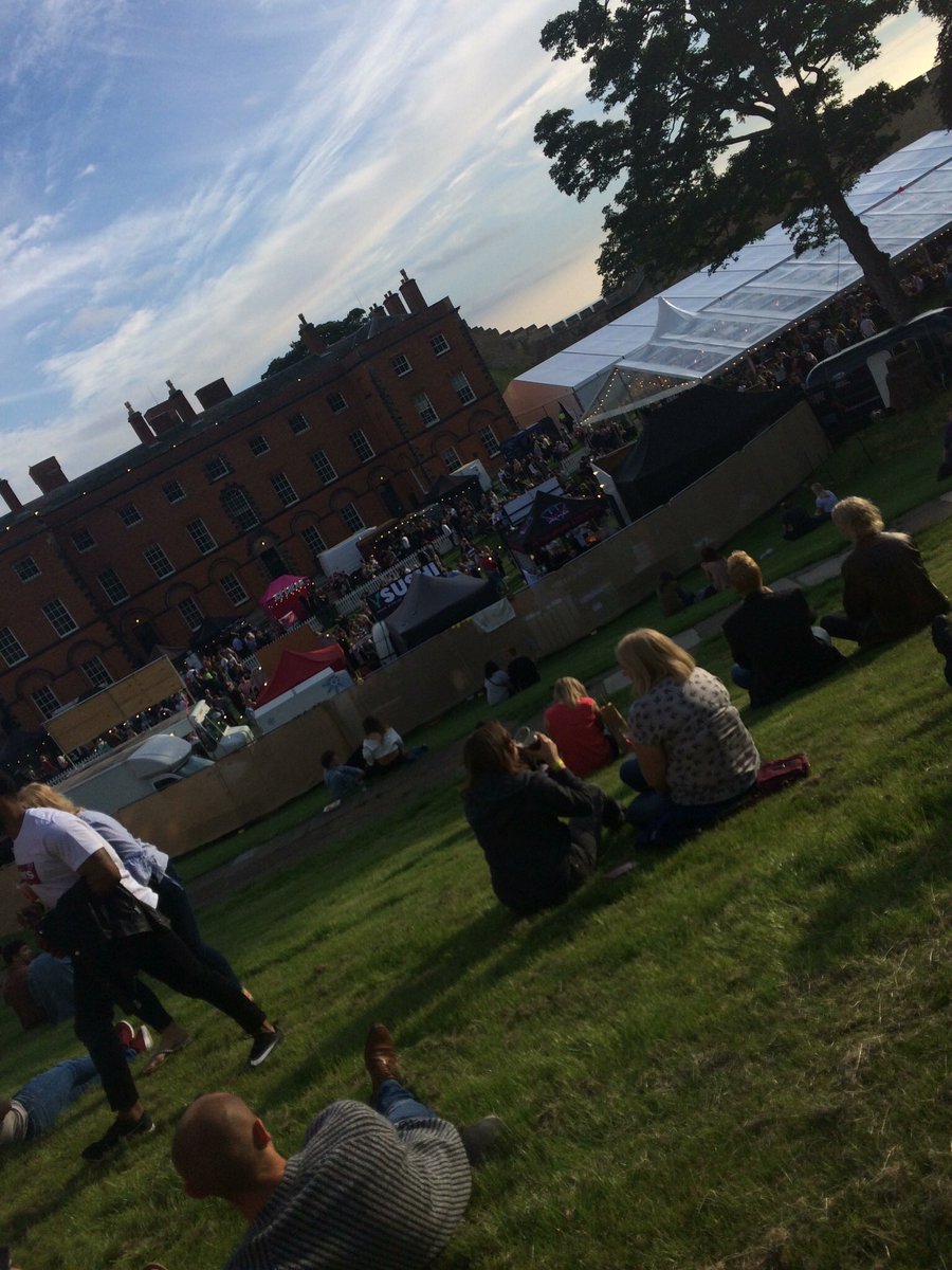 sara_barry's tweet photo. Lincoln smiling, laughing and being generally wonderful 🌞🌝🤣 #comedyfeast #lincolncastle https://t.co/RY1f9vREOI