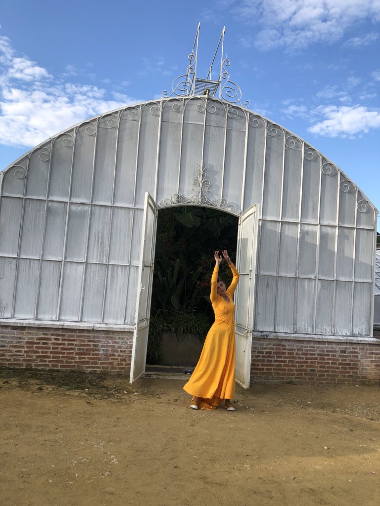 chalimoges's tweet photo. .@leCMN L’art dans tous ses états : danse, nature, patrimoine et emotion collective! #BougesLeChateau cc @BerryProvince #art #danse https://t.co/N4Oz0jmAhm