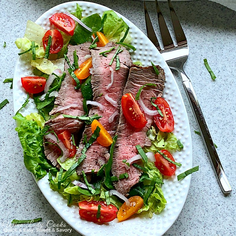 No need to heat up the kitchen when you can make a London Broil in the air fryer. Quick and easy to make &amp; leftovers will give you another easy weeknight meal.  buff.ly/2JIOxUk  #airfryer #easyrecipe #steak #leftovers
Pin For Later: buff.ly/2xZRviM