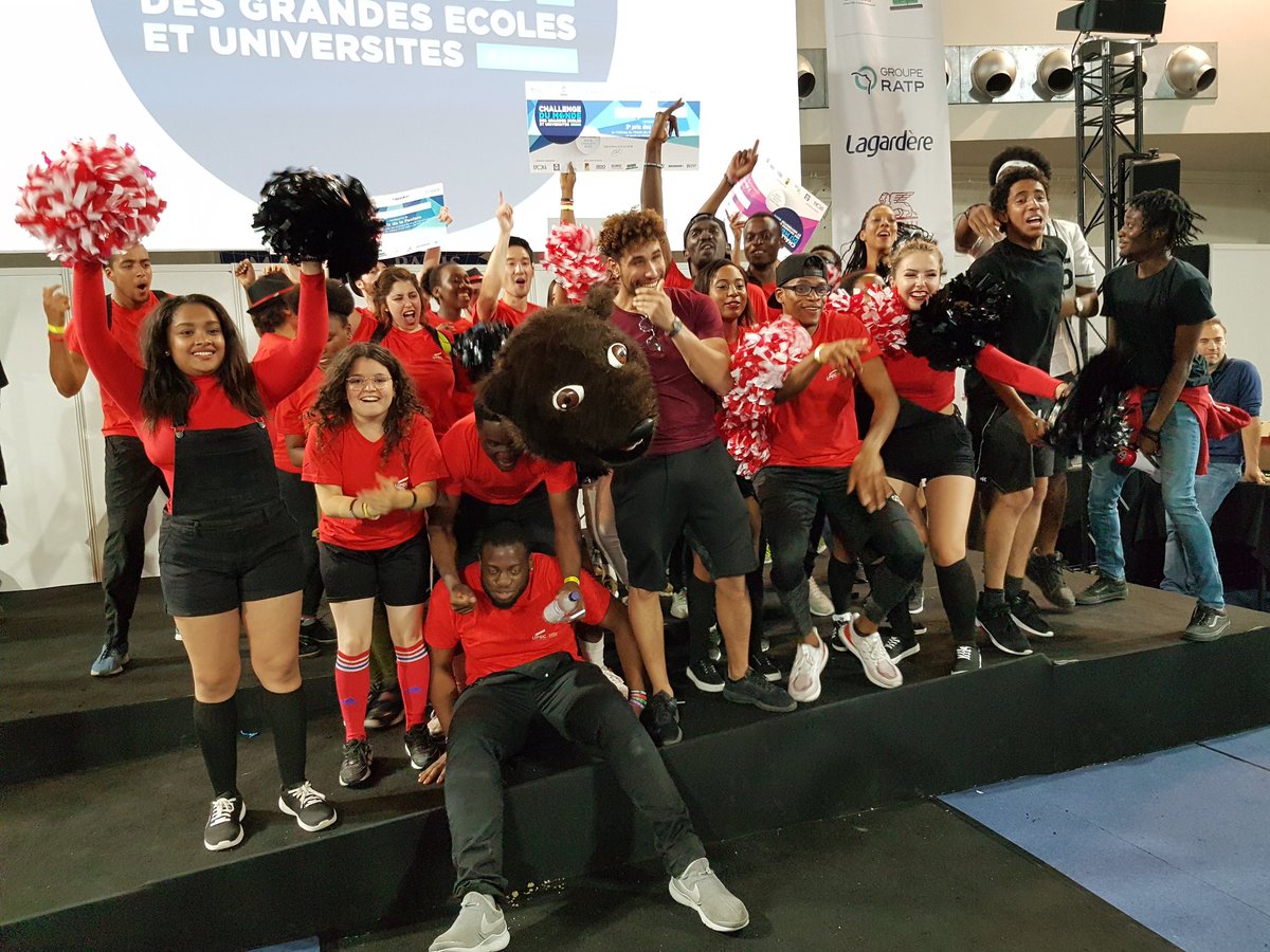 StepStoneDigit's tweet photo. Le @pulv_cdmge remporte le concours supporters devant @BdePolytecLille et @UPECactus ! Ils ont donnés de la voix, un grand bravo ! 👏👏👏👏 #CDMGE https://t.co/3kxfln4EXU