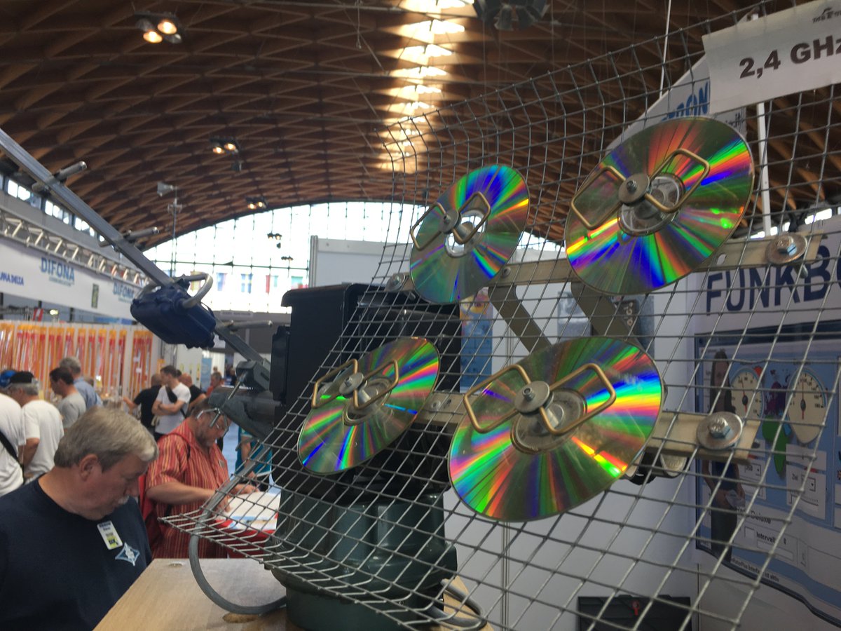 FUNKBOX_'s tweet image. Review - #FUNKBOX at #HAMRADIO 2018 incl. visit of some Winx #Cosplayers ;-)  #HAMRADIO2018