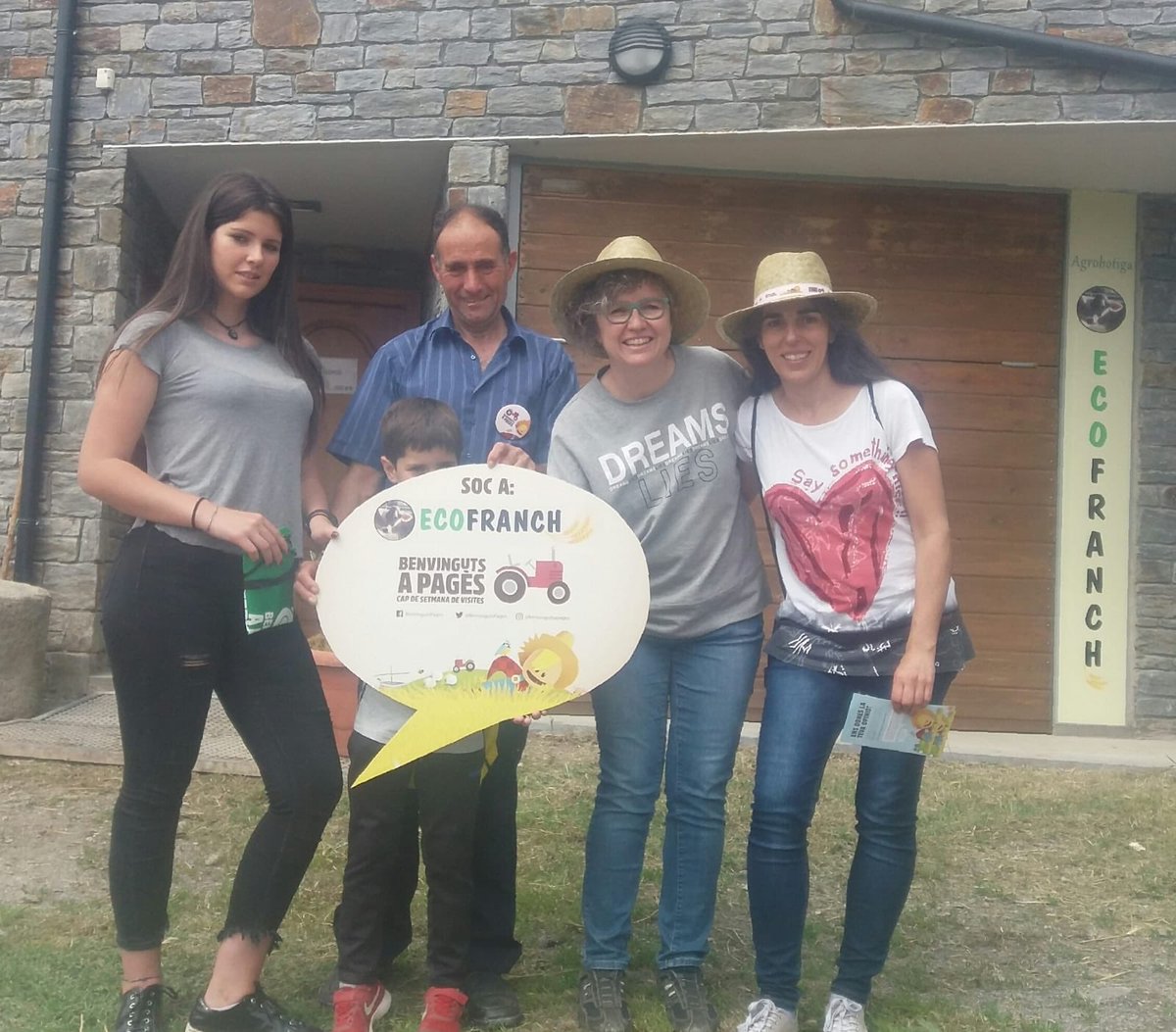 alturgelltur's tweet photo. Un dia molt intens de #benvingutsapagès18 #alturgell #lareula #ecofranch #granjaArgestues #CalSerni #calpastisser #calsodhi #muntanyadalinyà #elraconet #fontdelgenil #masderoles #presstrip #foodies #catalunaexperience #aralleida Us esperem demà! https://t.co/ukLqF4JxhD
