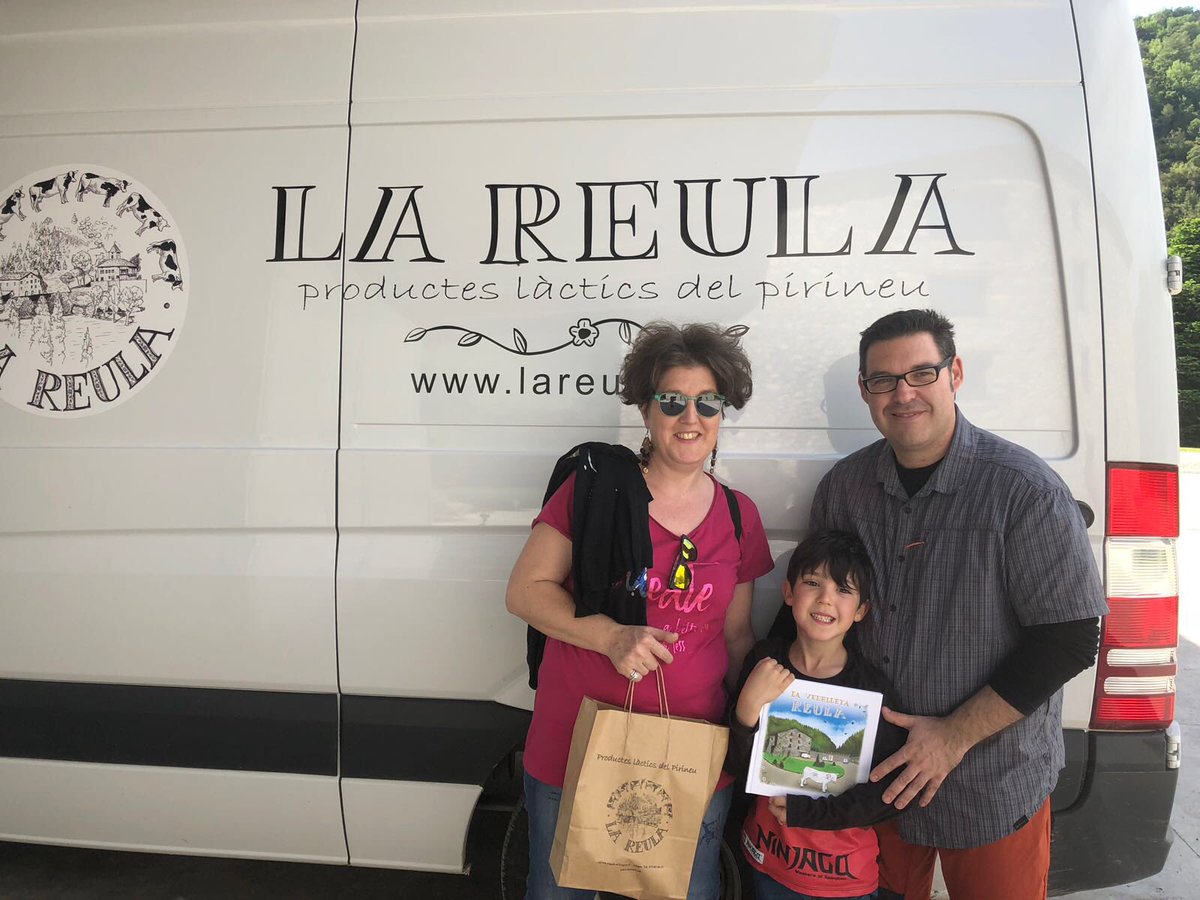alturgelltur's tweet photo. Un dia molt intens de #benvingutsapagès18 #alturgell #lareula #ecofranch #granjaArgestues #CalSerni #calpastisser #calsodhi #muntanyadalinyà #elraconet #fontdelgenil #masderoles #presstrip #foodies #catalunaexperience #aralleida Us esperem demà! https://t.co/ukLqF4JxhD