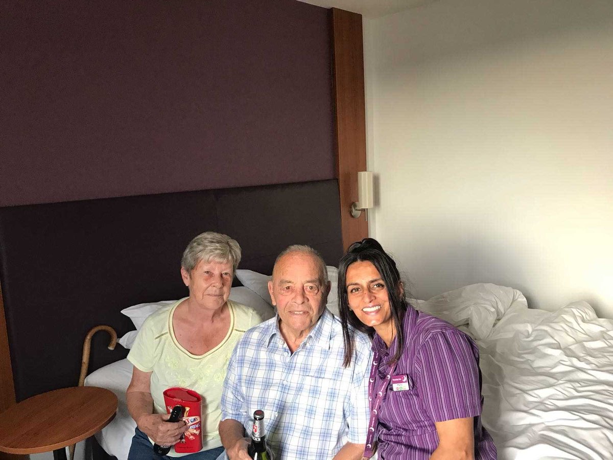 pi_longbridge's tweet photo. #PIWow @SDEBDD @zulubull @RikkiQuinlan
PI WOW to our lovley guests that have been here for afew months just to show that we care https://t.co/aRY4Ux5yvt