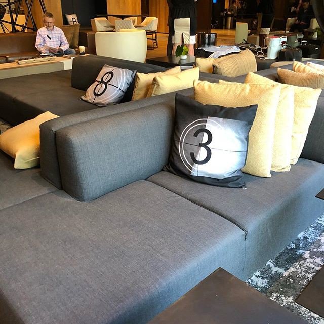 DrBisbey's tweet photo. Movies lounge #shadowstolight #shadowtolight @kimpton https://t.co/rJOQP51gIA