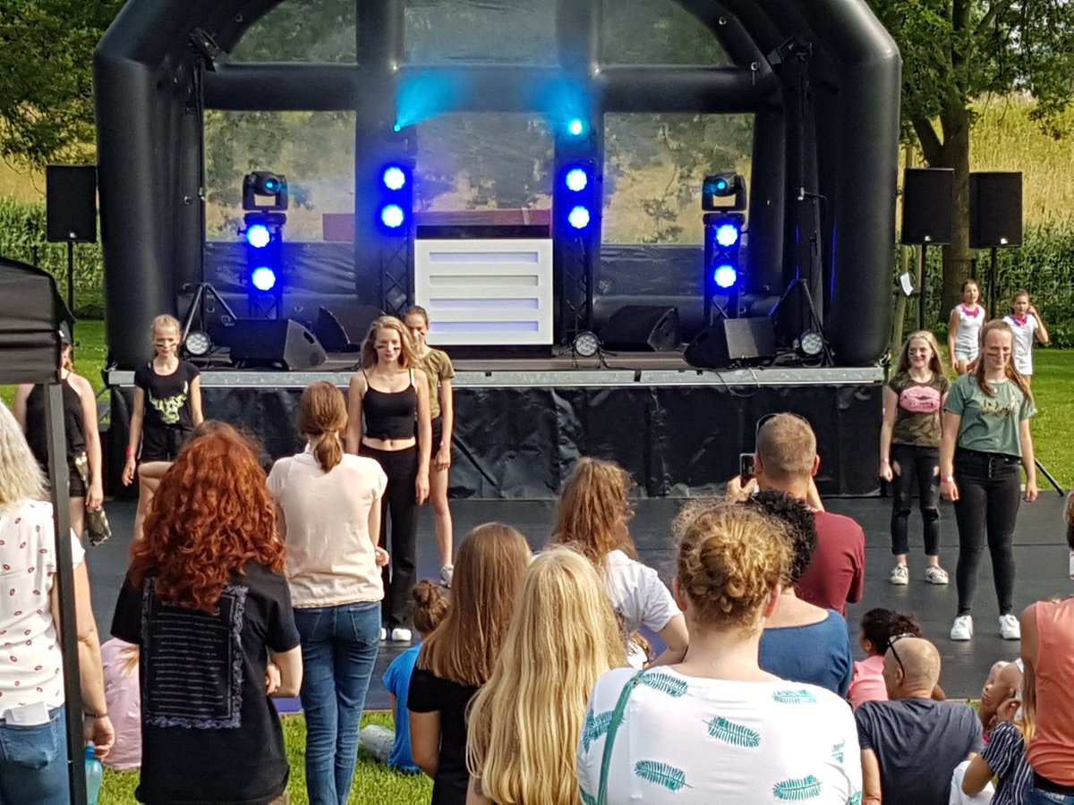 angeliquemuijss's tweet photo. Erg enthousiast over het Fortes Festival! Complimenten voor de organisatie en artiesten! #cultuur #talenten #marktteam #Ambassadeur #betrokken #Gorinchem @RabobankAV https://t.co/JJhZvtvb6F