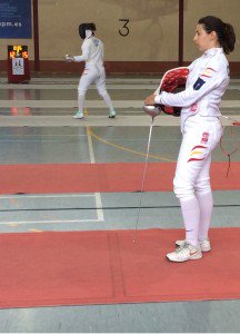 pcanmon's tweet photo. ¡CAMPEONATO DE ESPAÑA ENTRE HERMANAS!
#esgrima Campeonato de España de Espada
Alejandra @Acisnerosgavin se impone por 15-8 a su hermana Sofia @sofi_cis en la final individual de espada https://t.co/xmYoXOiuKC