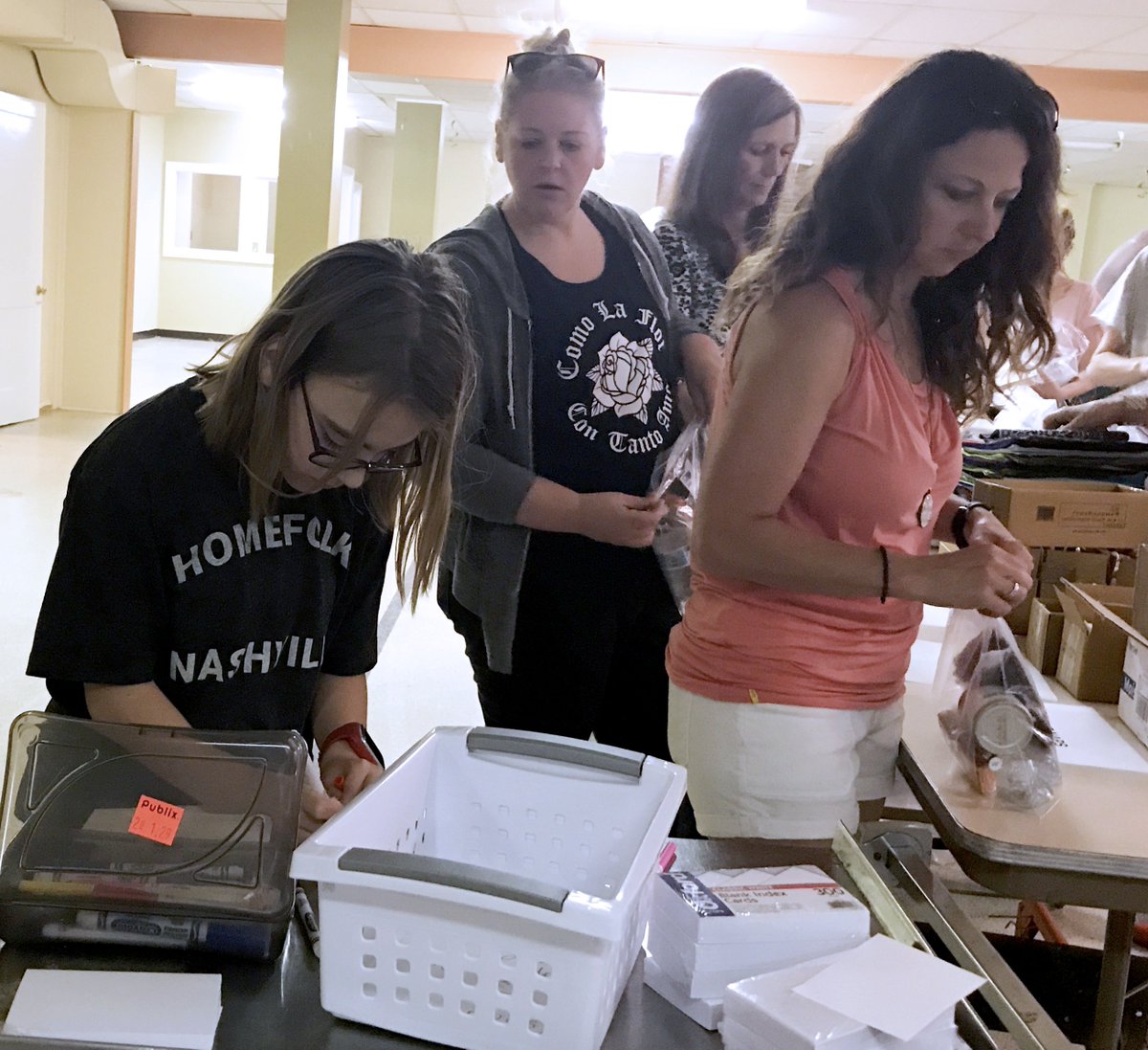 OpenTableNash's tweet photo. Woo! Big Thanks to the nice people at @homechurchnash for creating 1,000 outreach bags to distribute to their folks and #OpenTableNash! https://t.co/U4pOOTxKtX