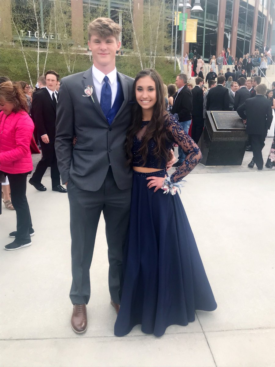 lindquist_cody's tweet photo. Happy 17th Birthday Lexi❤️ Now we can actually go see rated R movies! https://t.co/mvVX91EAaD