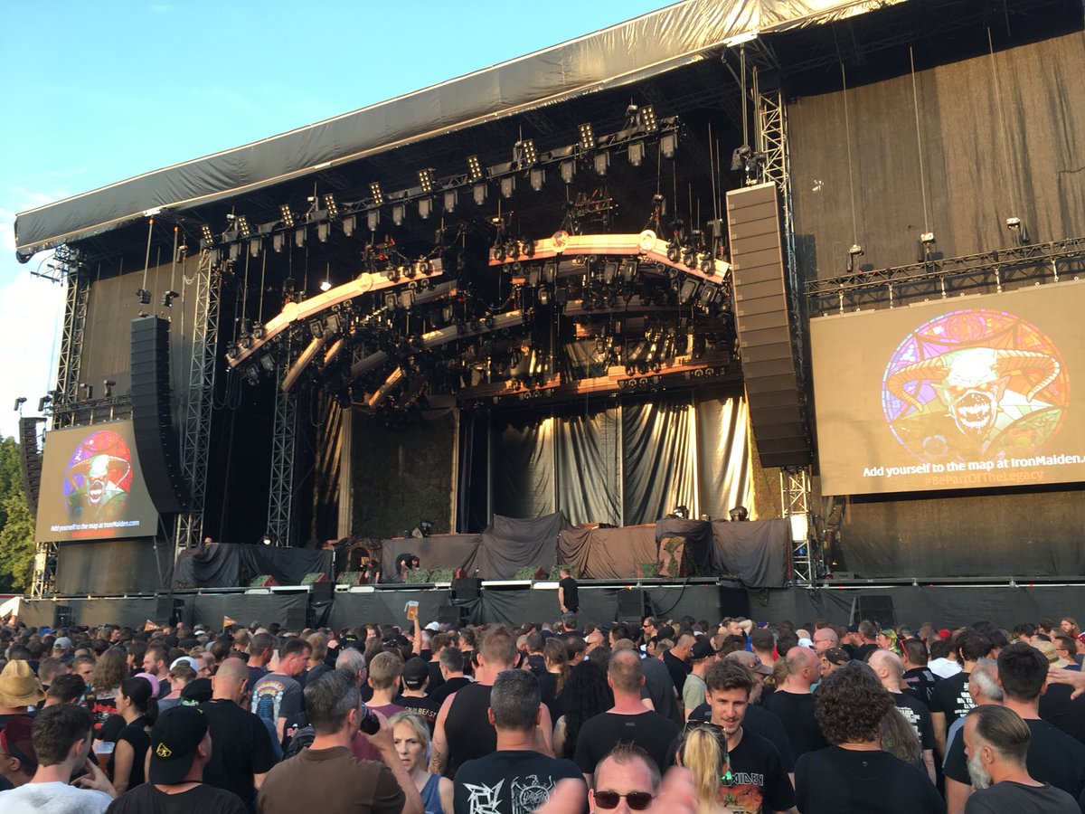musketeer54's tweet photo. Aber bei aller berechtigten Meckerei - die Location macht schon was her. #RAV2018 https://t.co/xMi6auHwVl