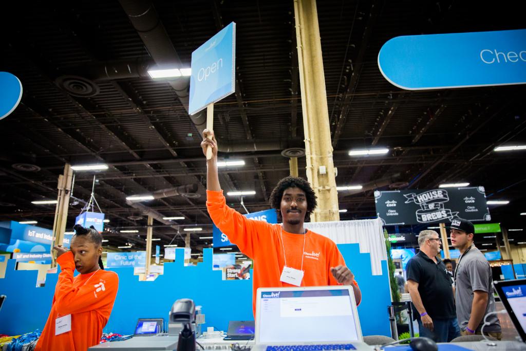 CiscoLive's tweet photo. #CLUS registration opens in 30 minutes! Swing by before 7pm to pick up your badge and get ready for the week ahead. https://t.co/Wu0N7BW0rT