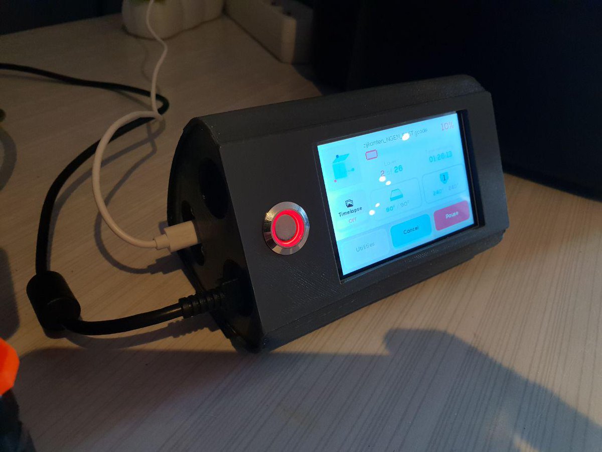 DannyVDHSystems's tweet image. Made a touchscreen controller enclosure together with my friend @bootpanic and put #Astrobox touch on it for my #prusa mk3 3Dprinter. I love it! 😍