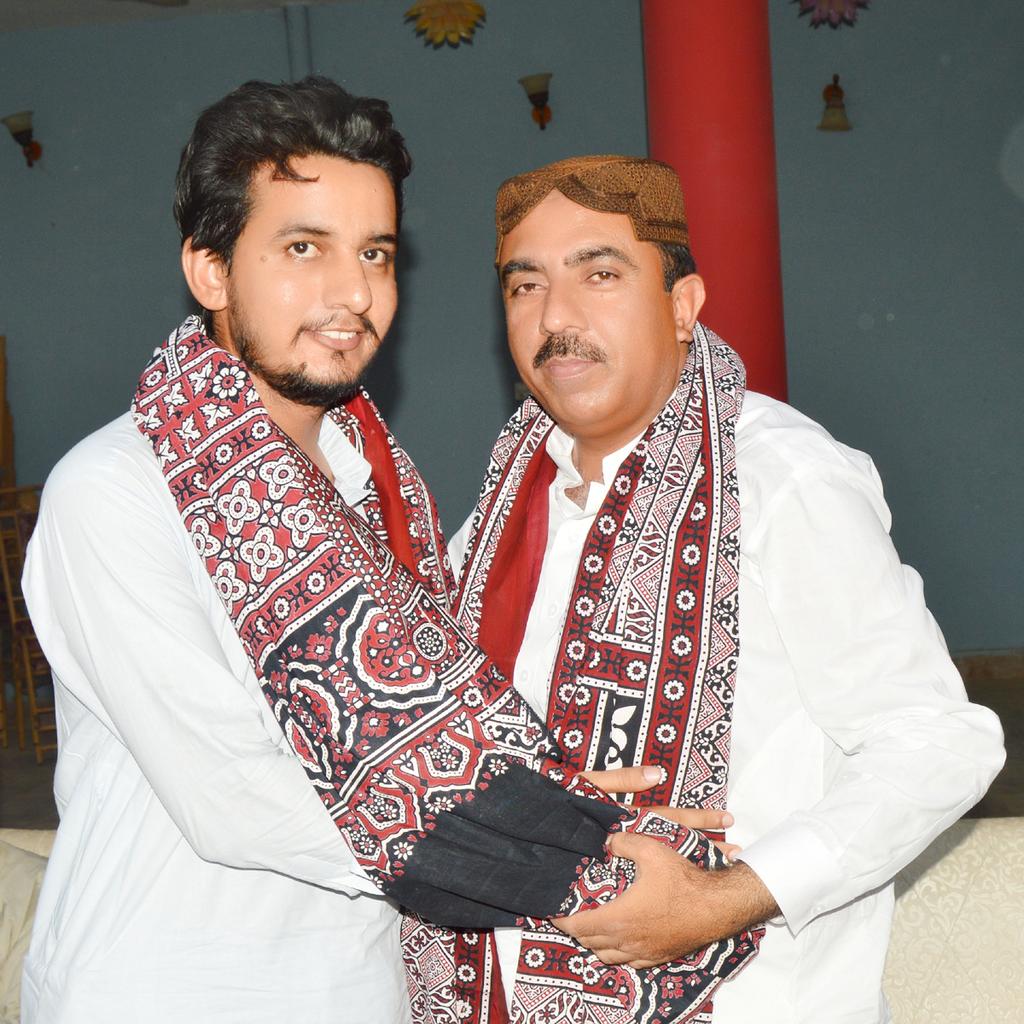IshtiaqBrohi's tweet photo. Very Thankfull to Chairman Town Committee #Daur Mr Choudry #Waseem_Afzal_Rajput..Who arranged Iftar party for Members of SMT SBA..And Gave gifts of Sindhi Ajrak and Zong Evo Device to the members of SMT SBA..Al9mg with SMT co-ordinator Mr #Rashid Chandio nd Mr #Sherbaz Mari.. https://t.co/D80WRHTWf4