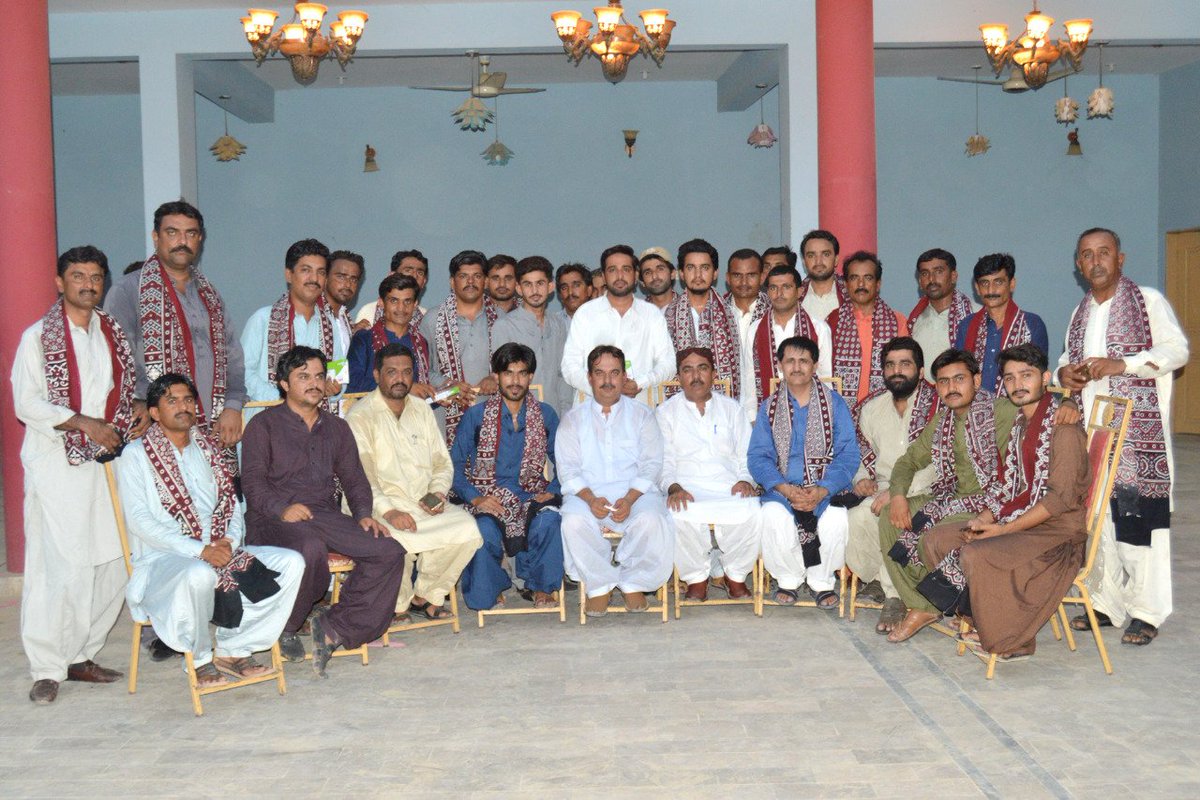 IshtiaqBrohi's tweet photo. Very Thankfull to Chairman Town Committee #Daur Mr Choudry #Waseem_Afzal_Rajput..Who arranged Iftar party for Members of SMT SBA..And Gave gifts of Sindhi Ajrak and Zong Evo Device to the members of SMT SBA..Al9mg with SMT co-ordinator Mr #Rashid Chandio nd Mr #Sherbaz Mari.. https://t.co/D80WRHTWf4