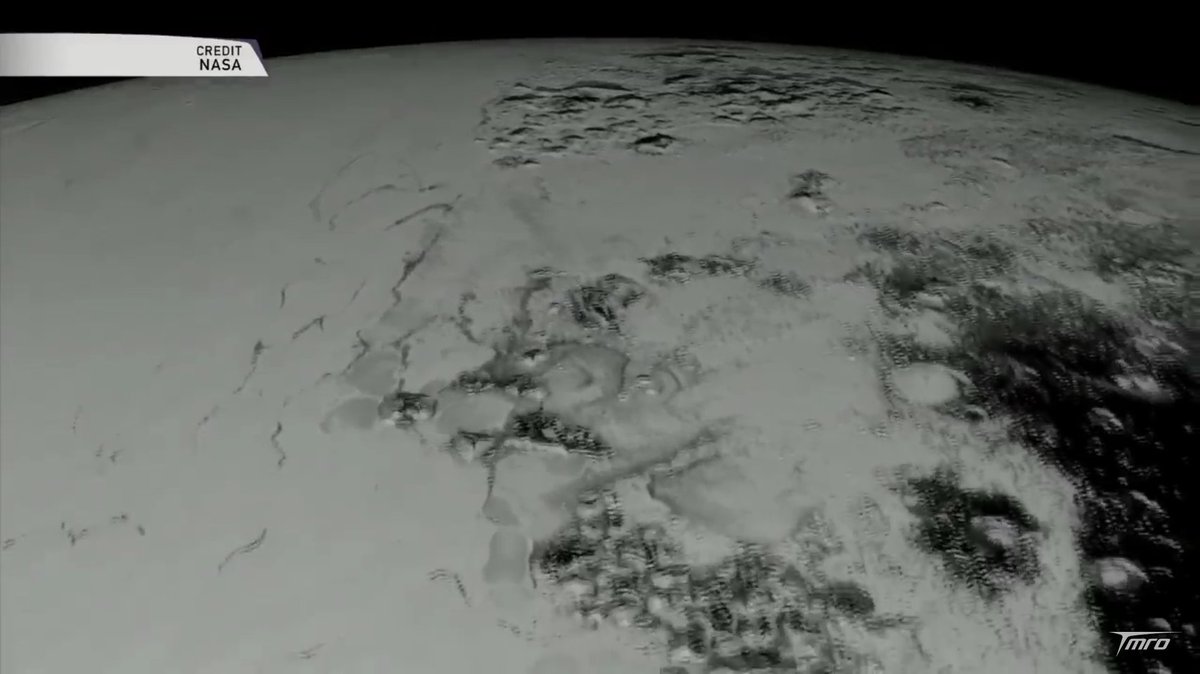 tmro's tweet photo. Pluto has dunes, just like on Earth! #NewHorizons #TMROSpace https://t.co/5hu6pOlhAh
