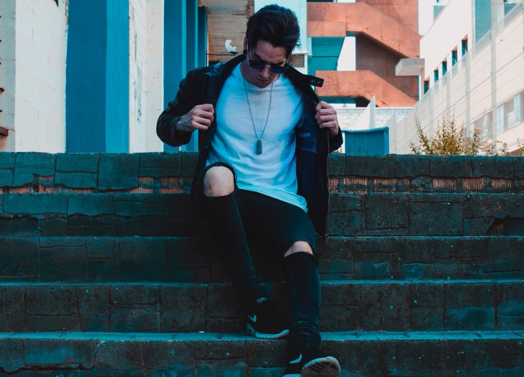 Dario__MayBe's tweet photo. Find yourself, find love, find hope, find me. https://t.co/gEhXLVnfBE