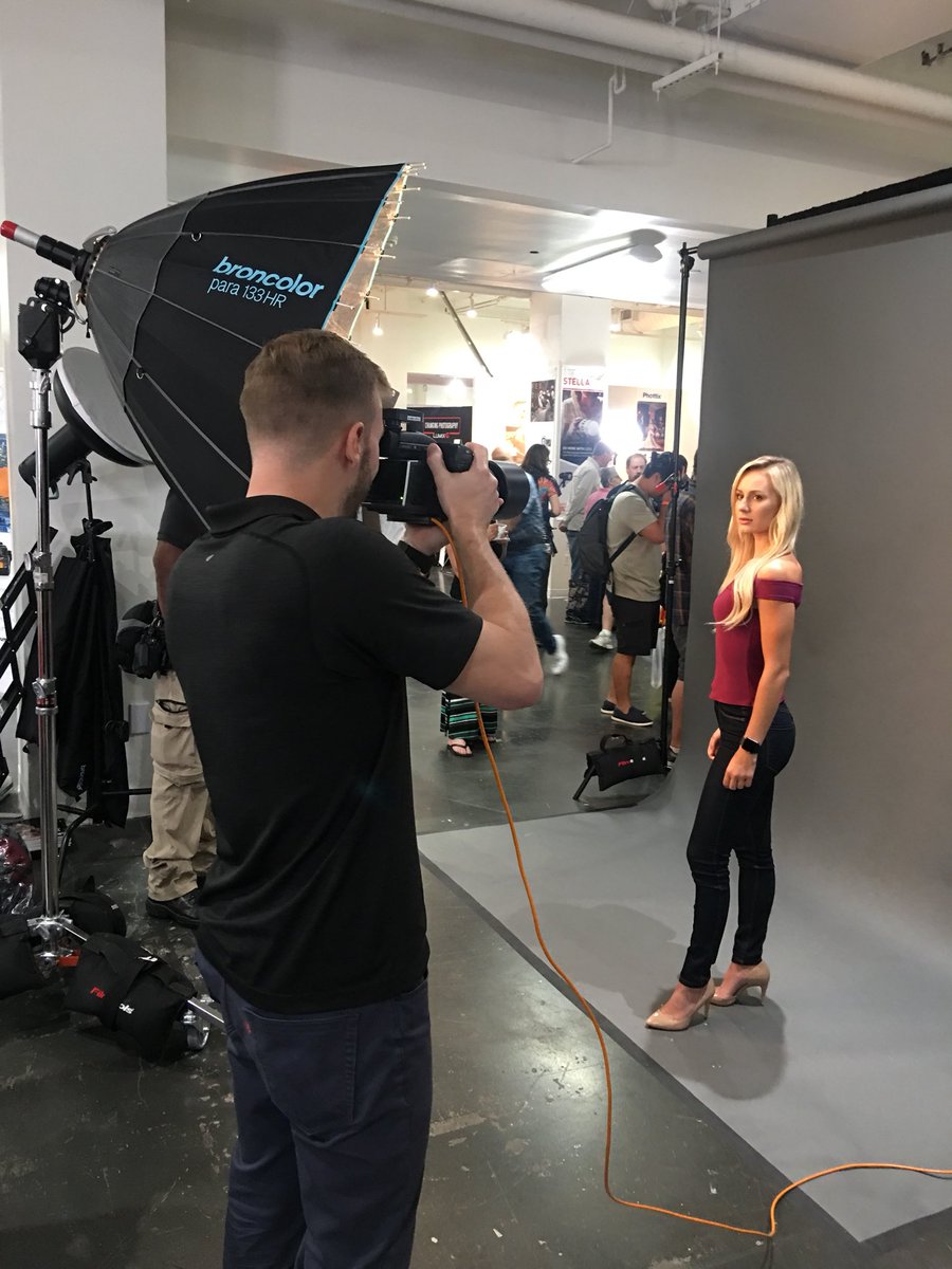 samys_camera's tweet photo. Doors for #PhotoConLA are open til 6pm today 📸 Stop by and check out this premiere photo and cinema event #SamysCamera #LosAngeles #photography #cinema https://t.co/5rMd0Owmwx