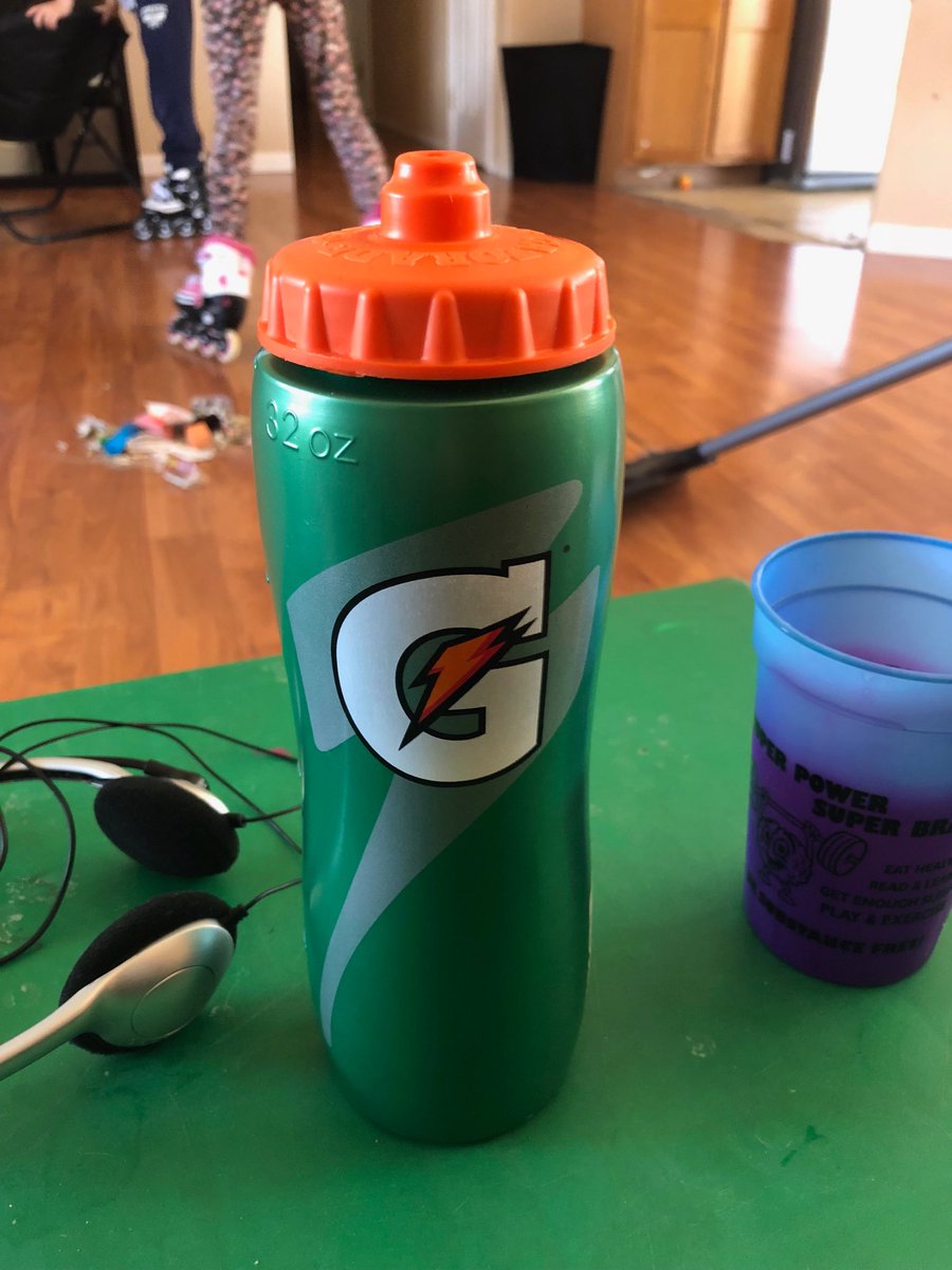 KellyMelancon8's tweet photo. #Gatorade! https://t.co/OpIpYMVjP3