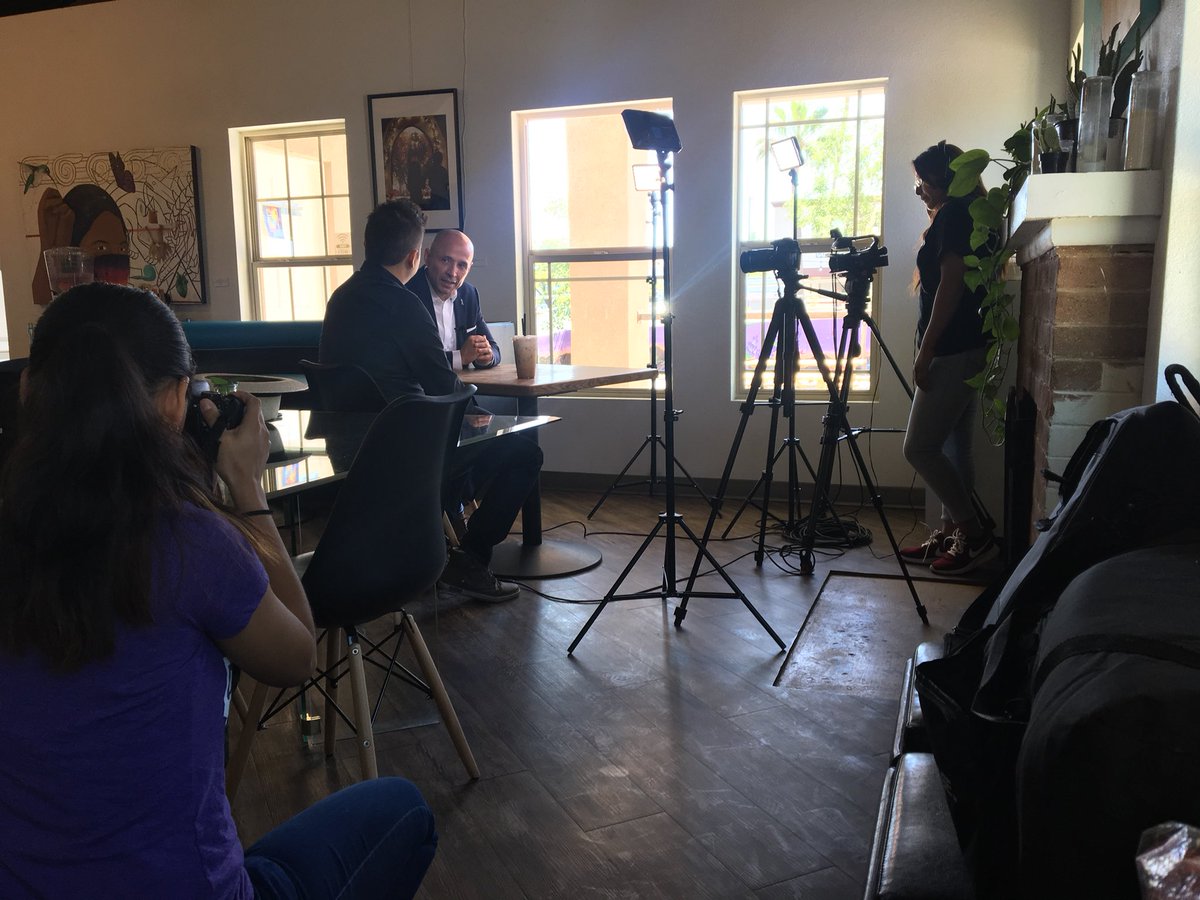 ImagenArizona's tweet photo. Una entrevista que no verás de igual manera en otro lugar. Hoy sábado David Garcia (@dg4az) Aspirante a la gobernatura de Arizona llega a #MiCamino Dale #ViewPlay a tu televisión. https://t.co/xYBnYUELrU