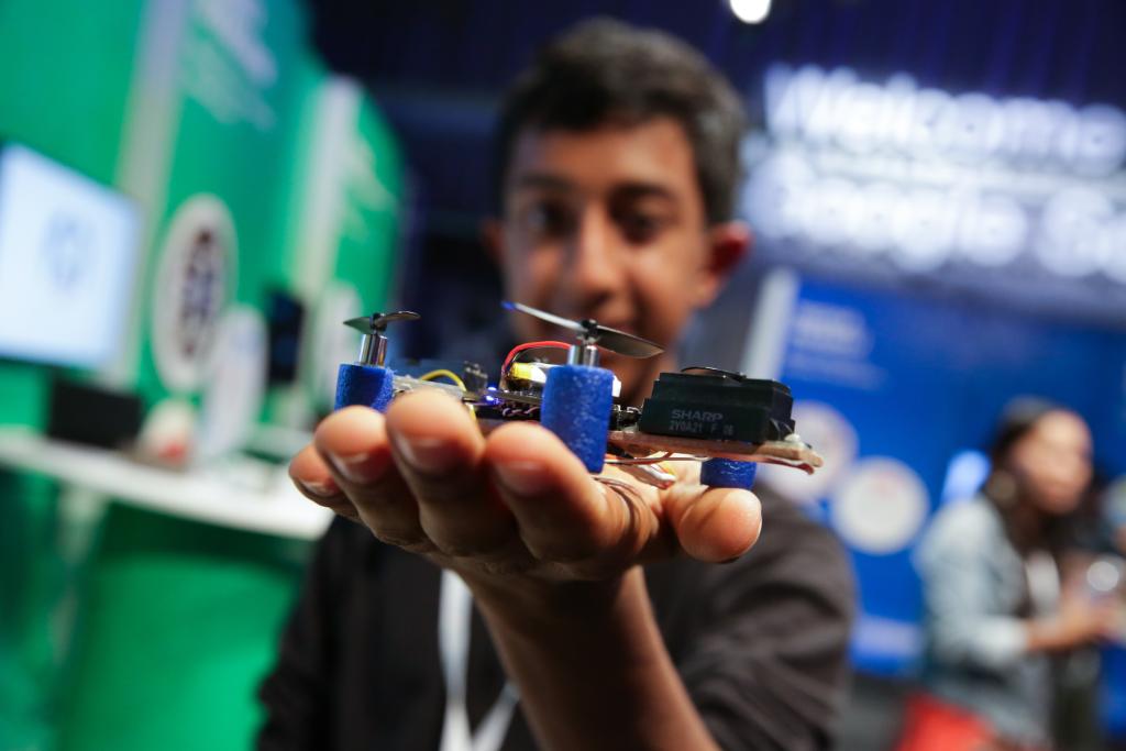 GoogleWorkspace's tweet image. Come up with an idea that can help shape the world. No thought is too big or too small.
Submissions for #GoogleScienceFair open in September → googlesciencefair.com