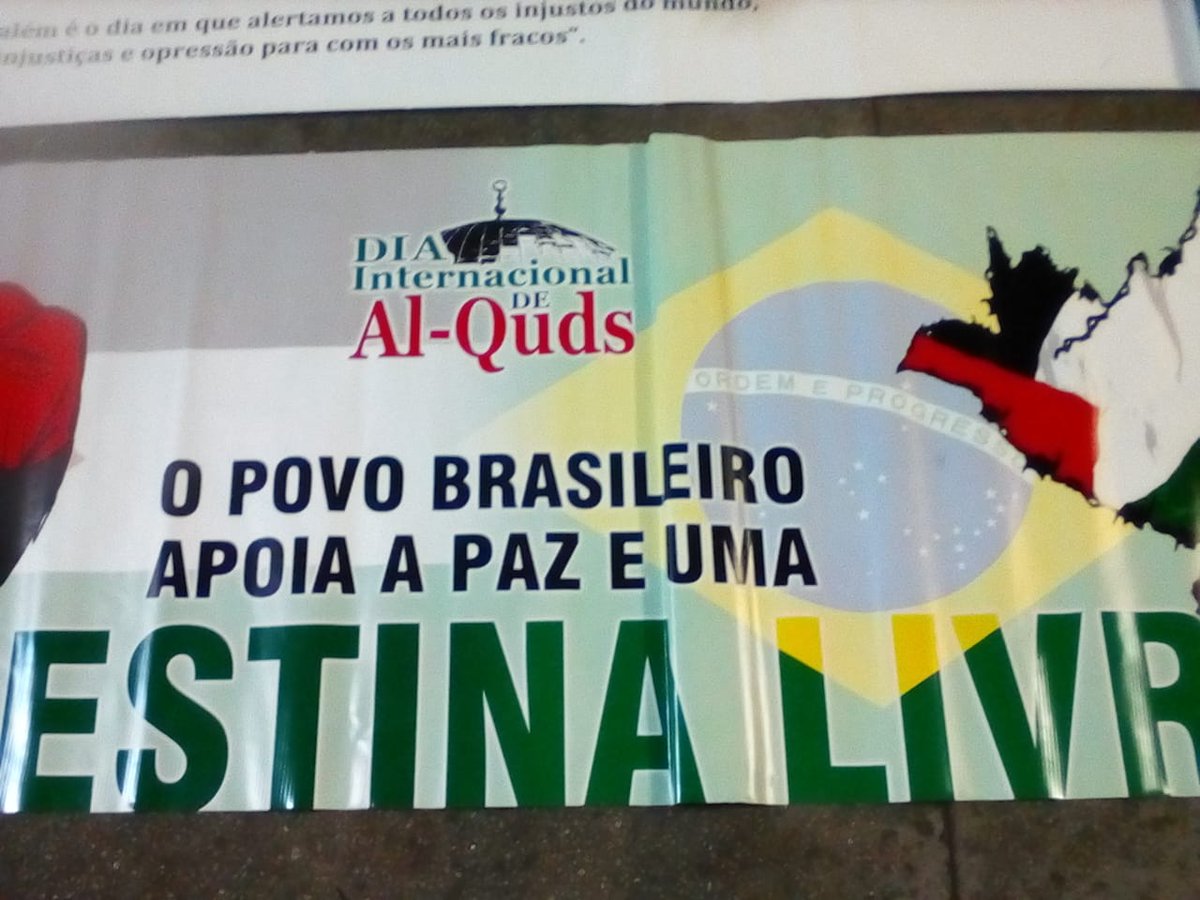 JovenDelBarrio's tweet photo. #JuventudDeOroVictoriosa Los Jóvenes del Barrio desde #Brasil en la gran marcha en apoyo al pueblo de #Palestina ocupado injustamente por el estado genocida y asesino de #Israel apoyado por Estados Unidos. ¿La OEA que hace al respecto? https://t.co/Y9kOvKijoc