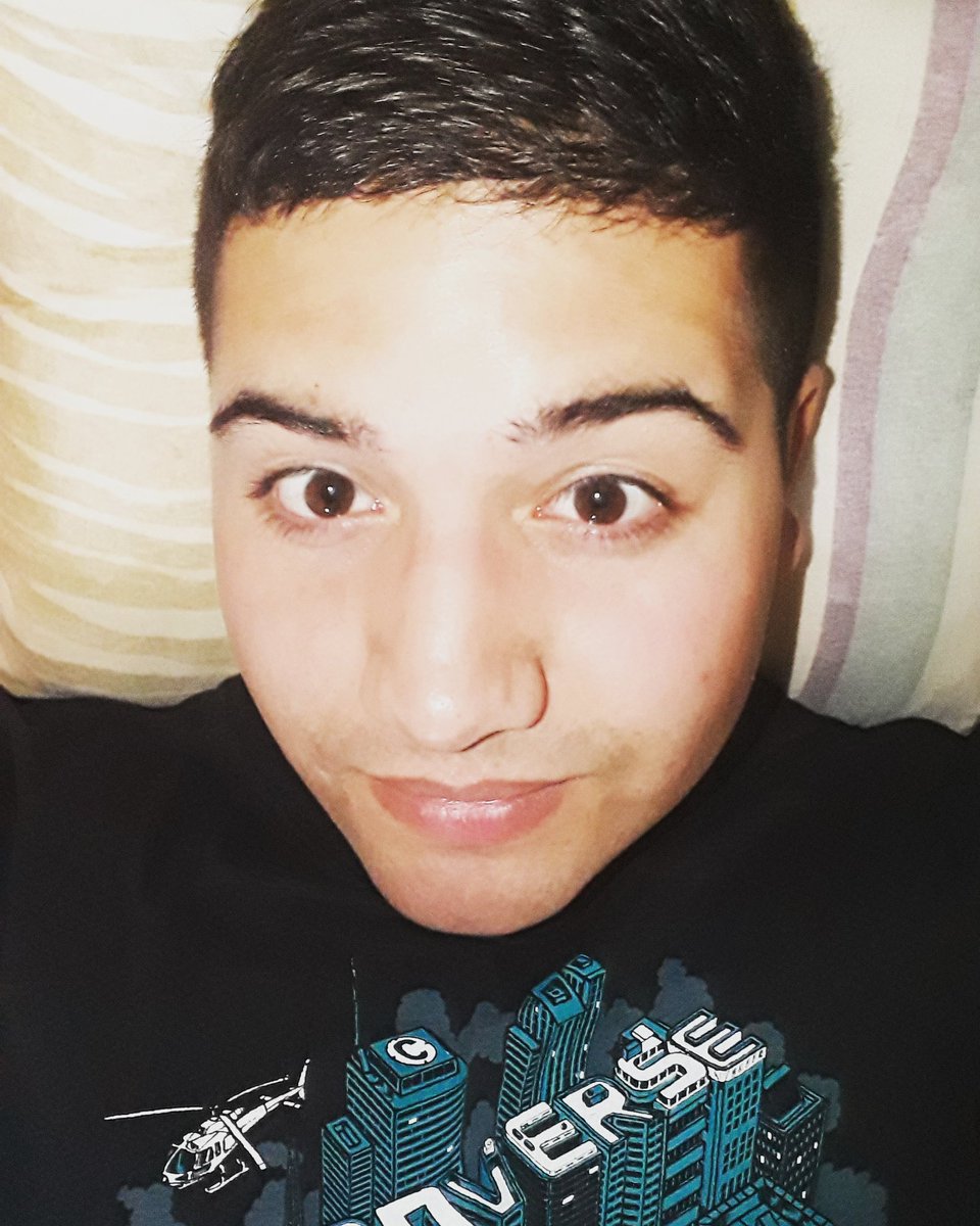 feli_cancino's tweet photo. Día de descanso #puro_sueño #descansandi #sabado https://t.co/oISzU5ERrx