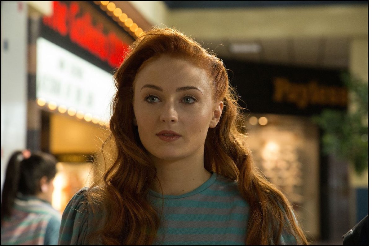 _fav_characters's tweet photo. Sophie Turner as
◆rt Sansa Stark || Game of Thrones 
◆fav Jean Grey / Phoenix || X-Men https://t.co/2jahyaHTds