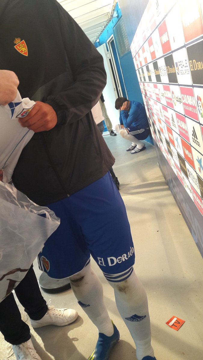 chrisgaudioso's tweet photo. Zona mixta. Borja habla, mientras Zapater espera su turno hundido. Se me rompe el alma todavía más. Gracias, Capitán. Esto no es el final. Tú nos llevarás a Primera. https://t.co/2mACtjkklh