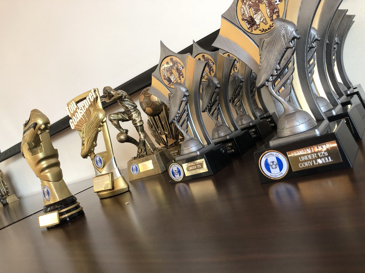 NewhallFC's tweet photo. Awards Night #1 is underway at Oaklands Village 🏆⚽️🔵⚪️🔵 https://t.co/khbVJmut2u