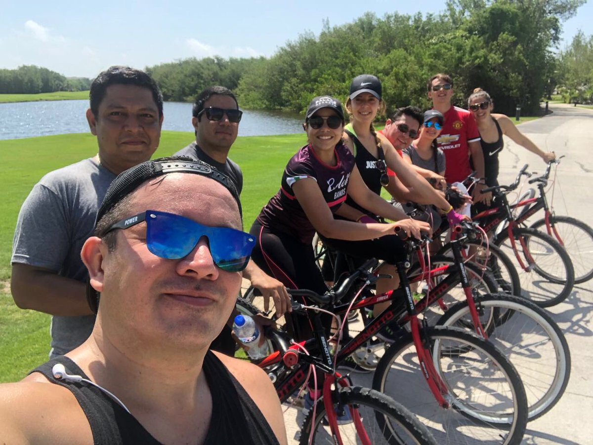 MargaritaLuna's tweet photo. Celebrating #GlobalWellnessDay with part of the CSM team @palacemeetings #ThePalaceLife #ThePalaceDifference @PalaceResorts https://t.co/uqfRjFwEyh