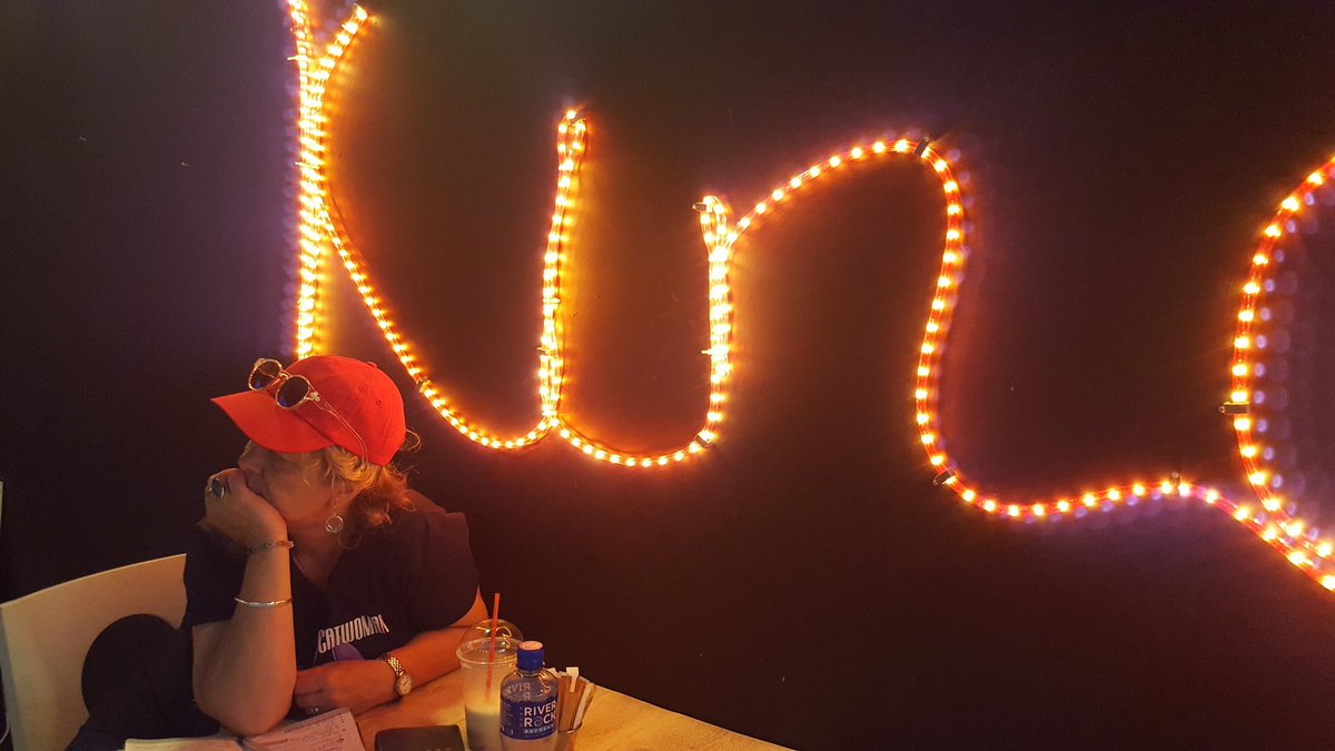 Watching the tennis game on the big screen @ kino with my son🤗😘