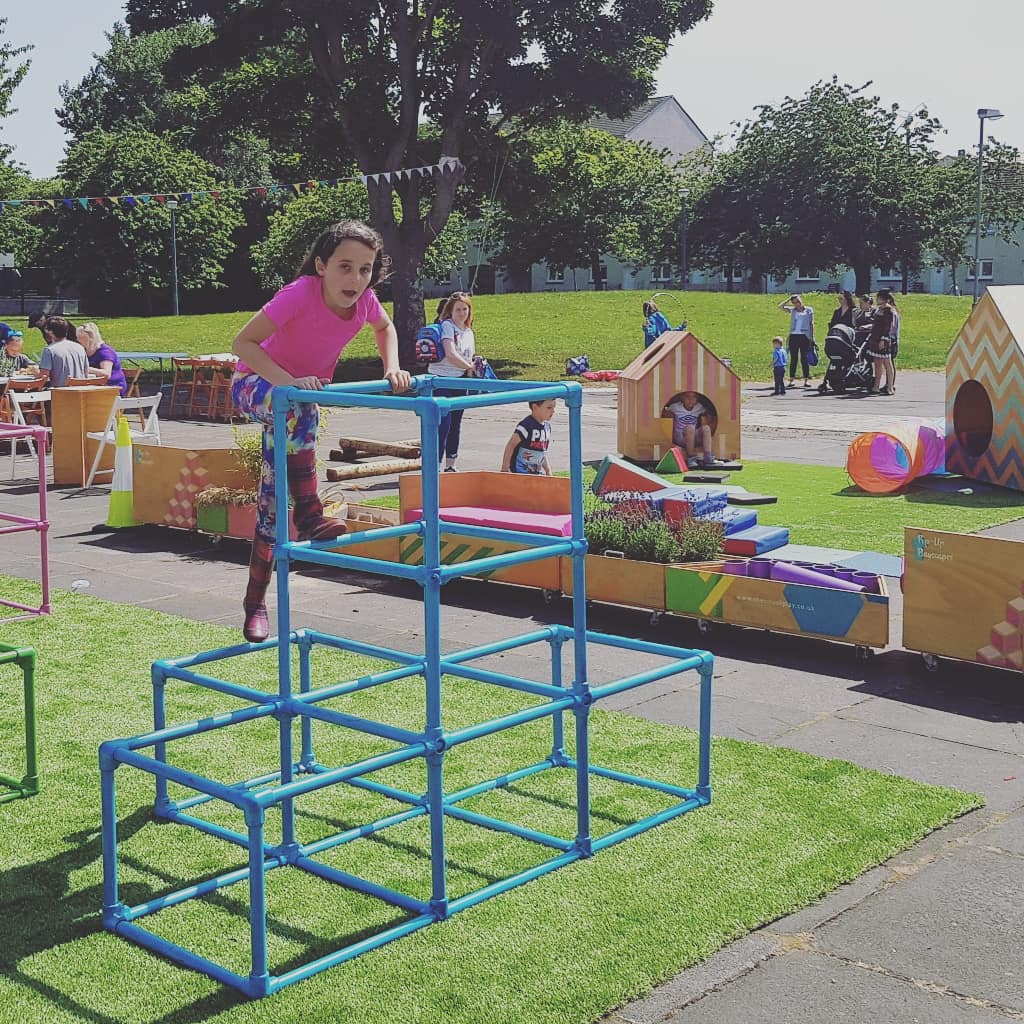 TheCityofPlay's tweet photo. Making #publicspace #playable with our #PopUpPlayscapes in #Murrayburn #Edinburgh with #EdibleEstates @EdinburghPlay @playingoutCIC @PlayScotland https://t.co/lHtEebJyyf