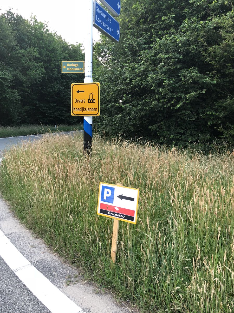 Vrijwilligers zijn al druk met het uitzetten van de bordjes. Wanneer je binnenkomst rijden in Meppel staat duidelijk aangegeven waar je kunt parkeren. Geen smoesjes dat je het niet kunt vinden 😉. Tot morgenochtend bij WARX Classico Grupetto.