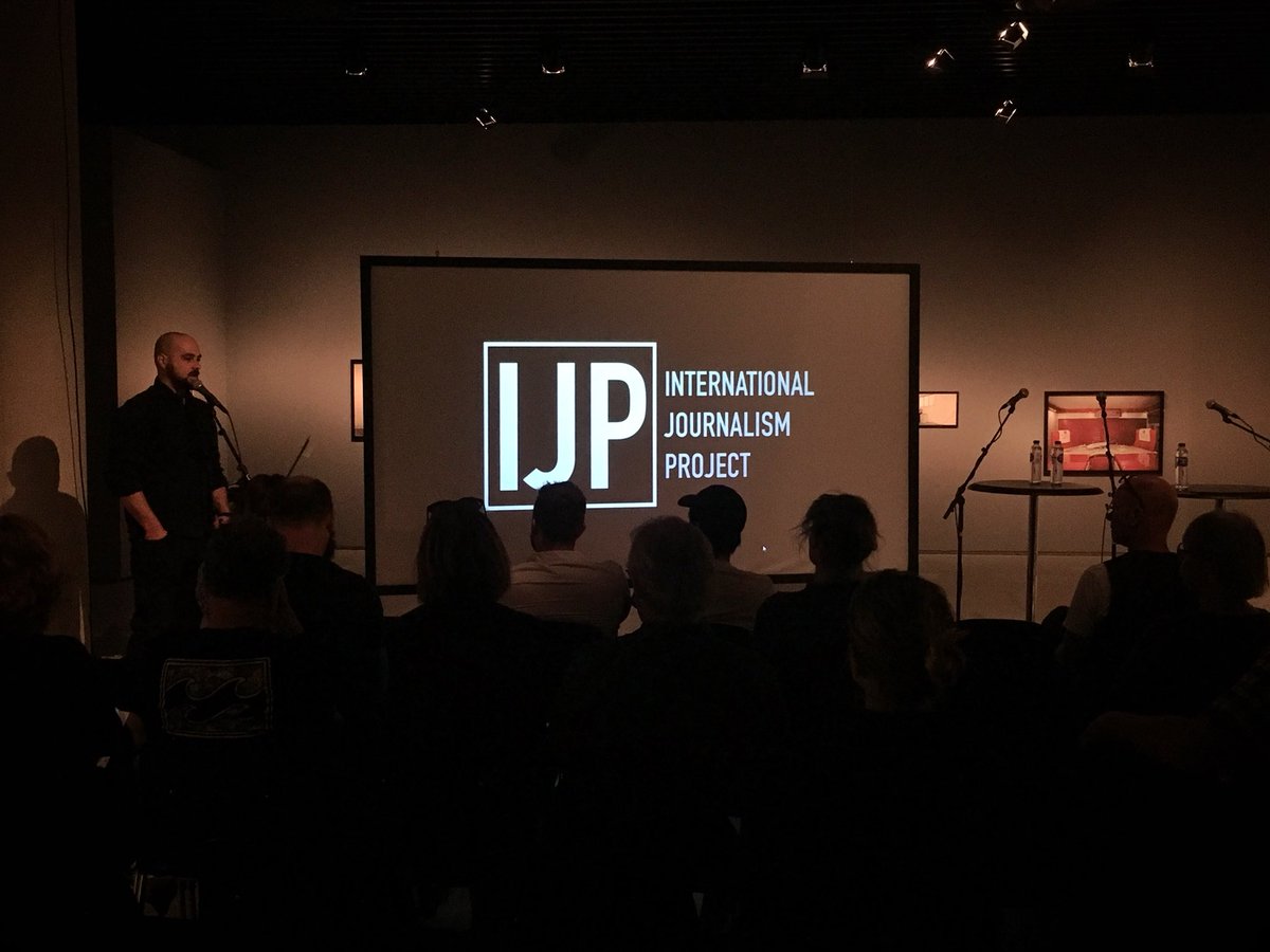 IJPinfo's tweet photo. This morning at @sortediamant, @ocgreenway &amp; @andreliohn presenting the “Battle for Mosul - Rise of the White Flag” Exhibition and #InternationalJournalismProject https://t.co/MjUMvX8nWe