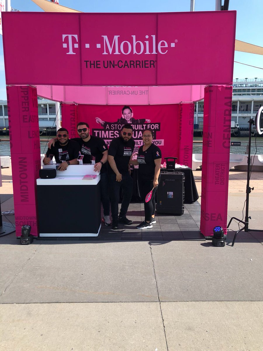 TMOTimesSquare's tweet photo. What a beautiful day in NYC!! Visit us at #WestSideEATS @IntrepidMuseum We’re here today and tomorrow 😎 https://t.co/lUEaAxKc4j