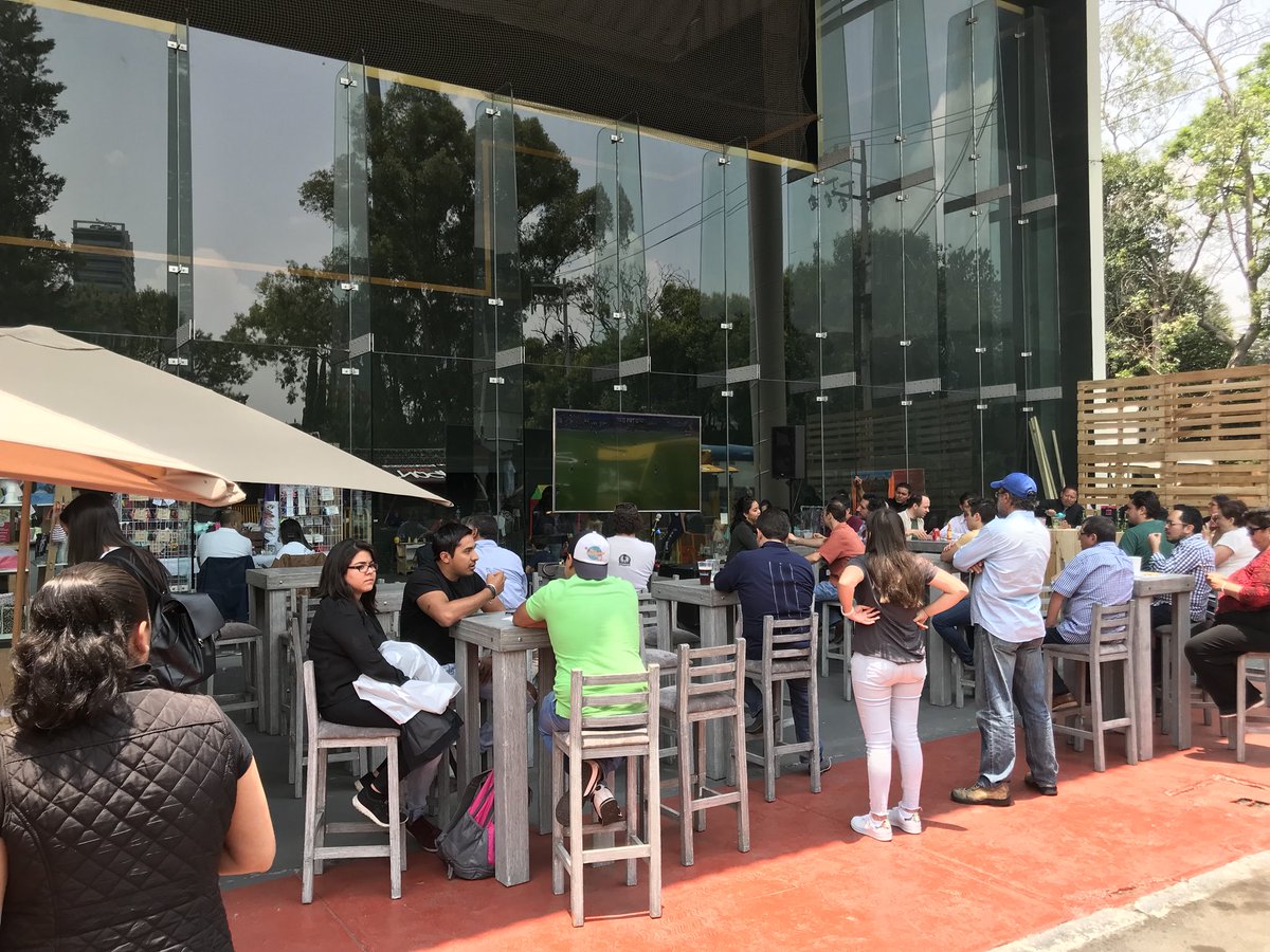 FoodtrucksDF's tweet photo. Listos ya en el #ShoppingFestPolanco #ZonaInfantil #ZonaDeFoodTrucks OFICIAL✅ el partido de @miseleccionmx #Moda #Diseño y mucho más.. aquí nos vemos en #CampoMarte a 1 costado del @AuditorioMx #EntradaLibre 😉👊🏻👌🏻 https://t.co/8iuxlA81qv