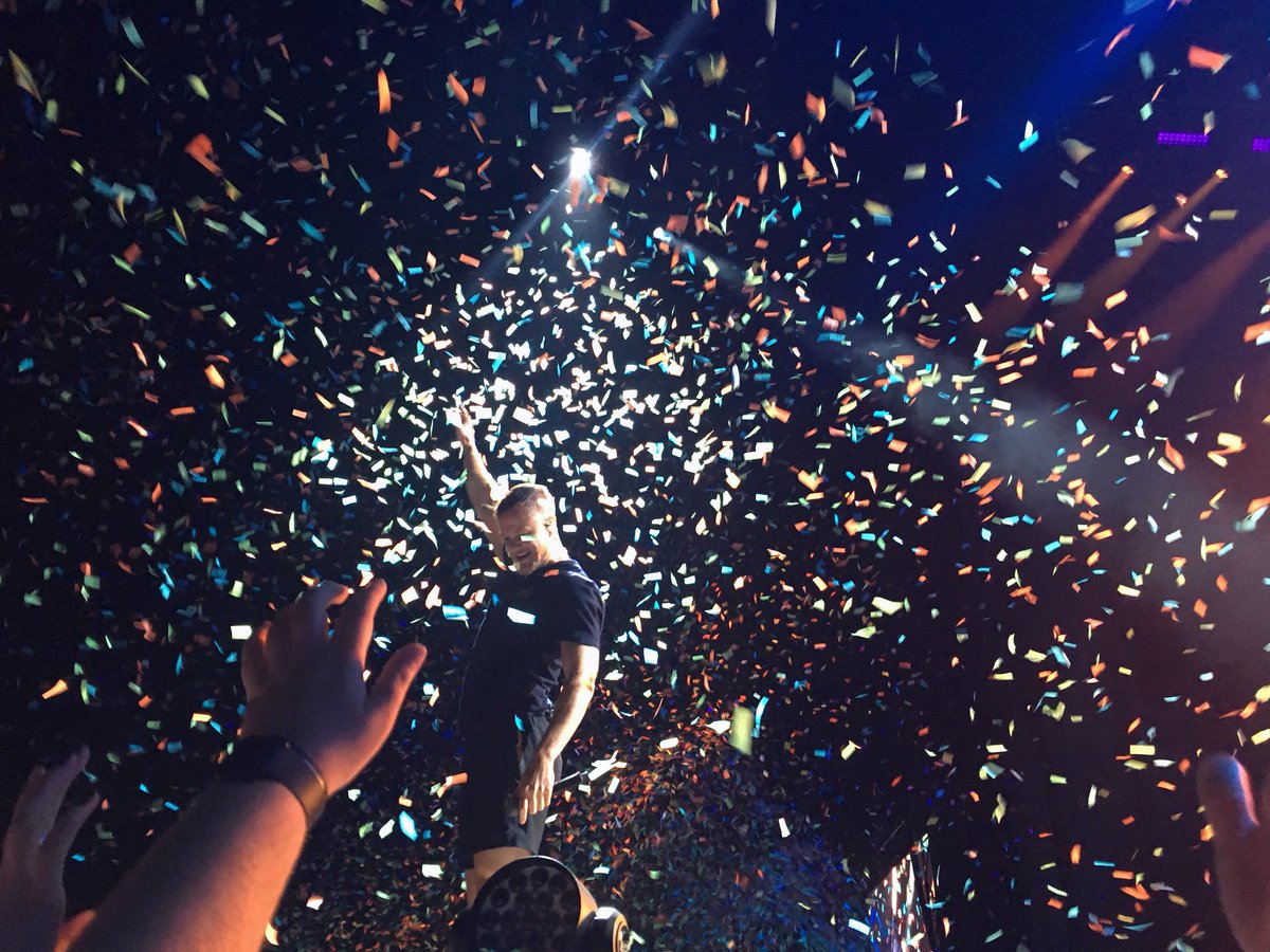 Kayla_Elaine98's tweet photo. Last night was a night I’ll never forget, thank you @Imaginedragons https://t.co/mdGuYx7PQx