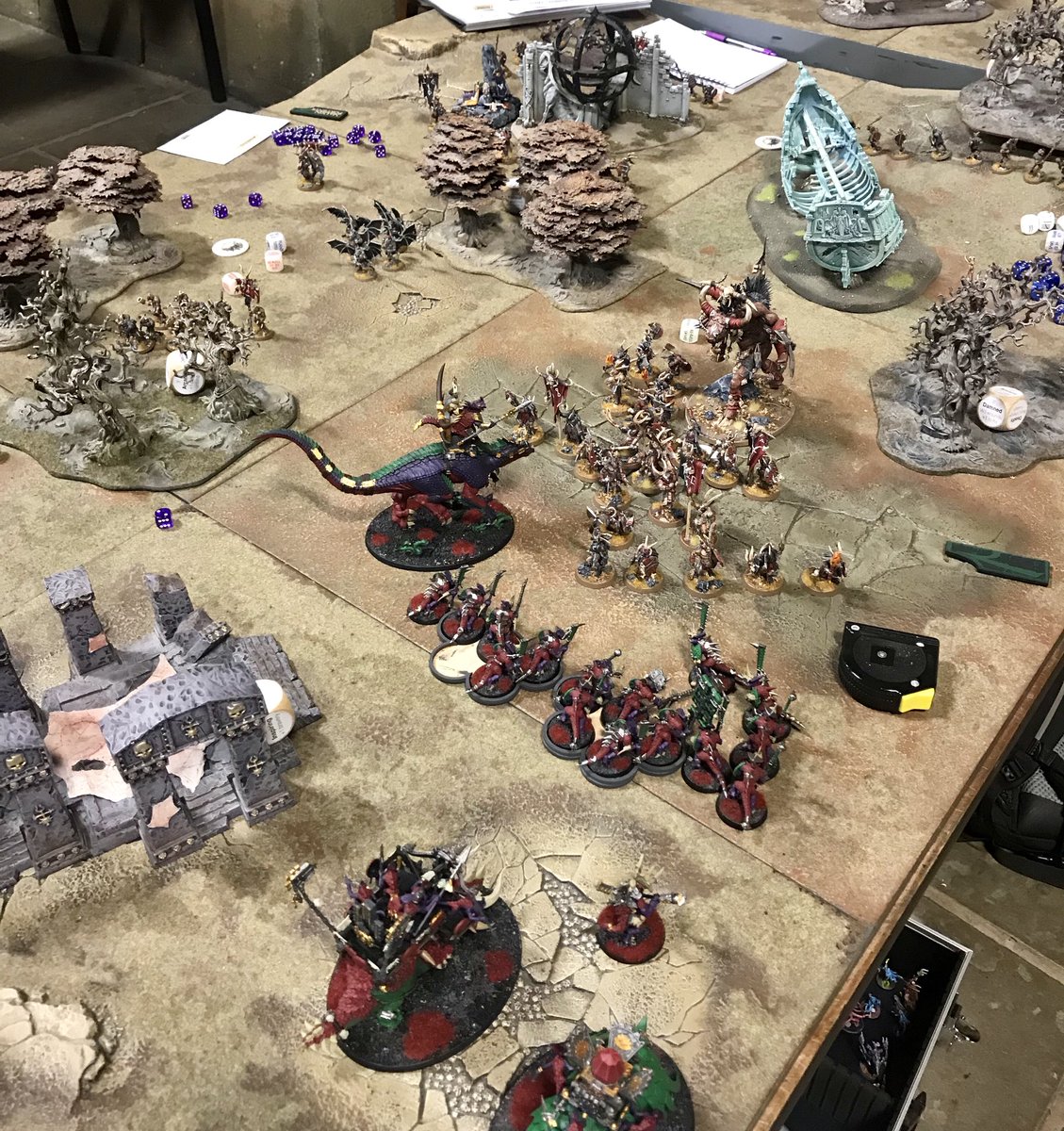 groje's tweet photo. The #Gortide finished 1st day of #HEAT3 with 2 losses and one major victory. 3 great games and opponents, super experience. Looking forward to tomorrow. Any recommendations for a relaxed pub? #AgeofSigmar https://t.co/IMHsVjp3mK
