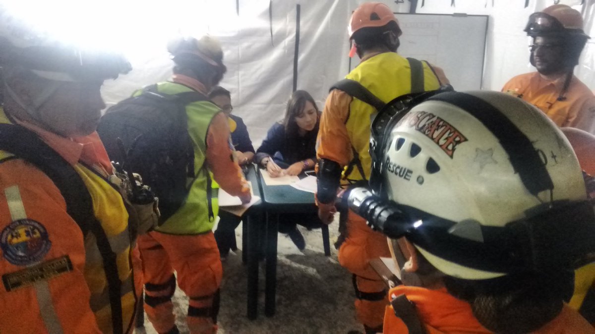 ambiente_caldas's tweet photo. #SIMEX2018 Con éxito culminó el SIMEX Caldas 2018 organizado por nuestra Jefatura, con el apoyo y asesoria de la UNGRD.
La actividad de simulación de terremoto, desde la parte administrativa, sirvió de preparación para los 8 grupos USAR asistentes. 18 horas duró el ejercicio. https://t.co/kVaWbh0vpe