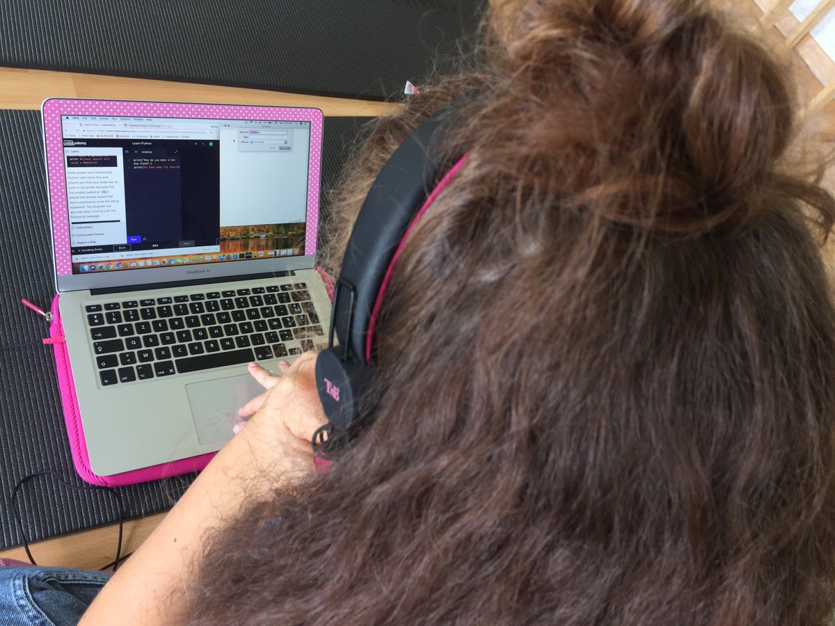 Workshop4Me's tweet photo. Talked about #apple #wwdc, #google #browserextension, Created #website #websitedevelopment on #pets, #scratchjr projects on #witches, #tictactoe #scratch #python #codeacademy - a typical sunny Saturday afternoon #weekend https://t.co/BpOUzR62pZ