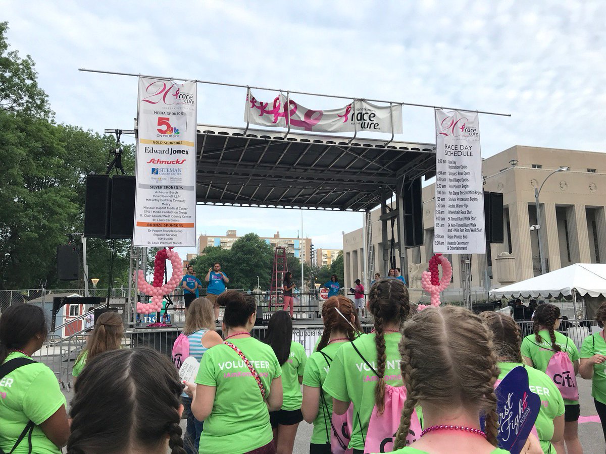 KomenMissouri's tweet image. .@AbbyLlorico of @KSDKnews rallies participants before today’s #KomenSTLrace.
#KomenMissouri #MorethanPink #KomenSTL20