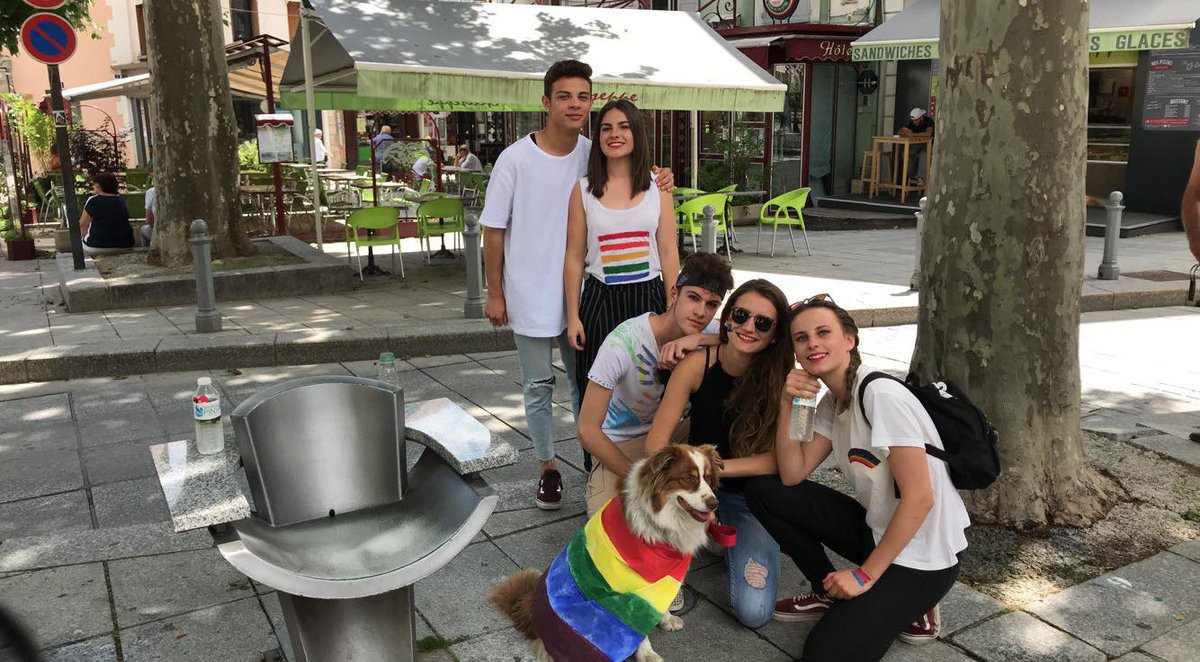 JadeBinz's tweet photo. C'était fou 😍 #PrideMonth #Pride @lea_rbrdl @NawfelHrz @Aurelien0005 @aliiiceee04 https://t.co/hxSecgWcti
